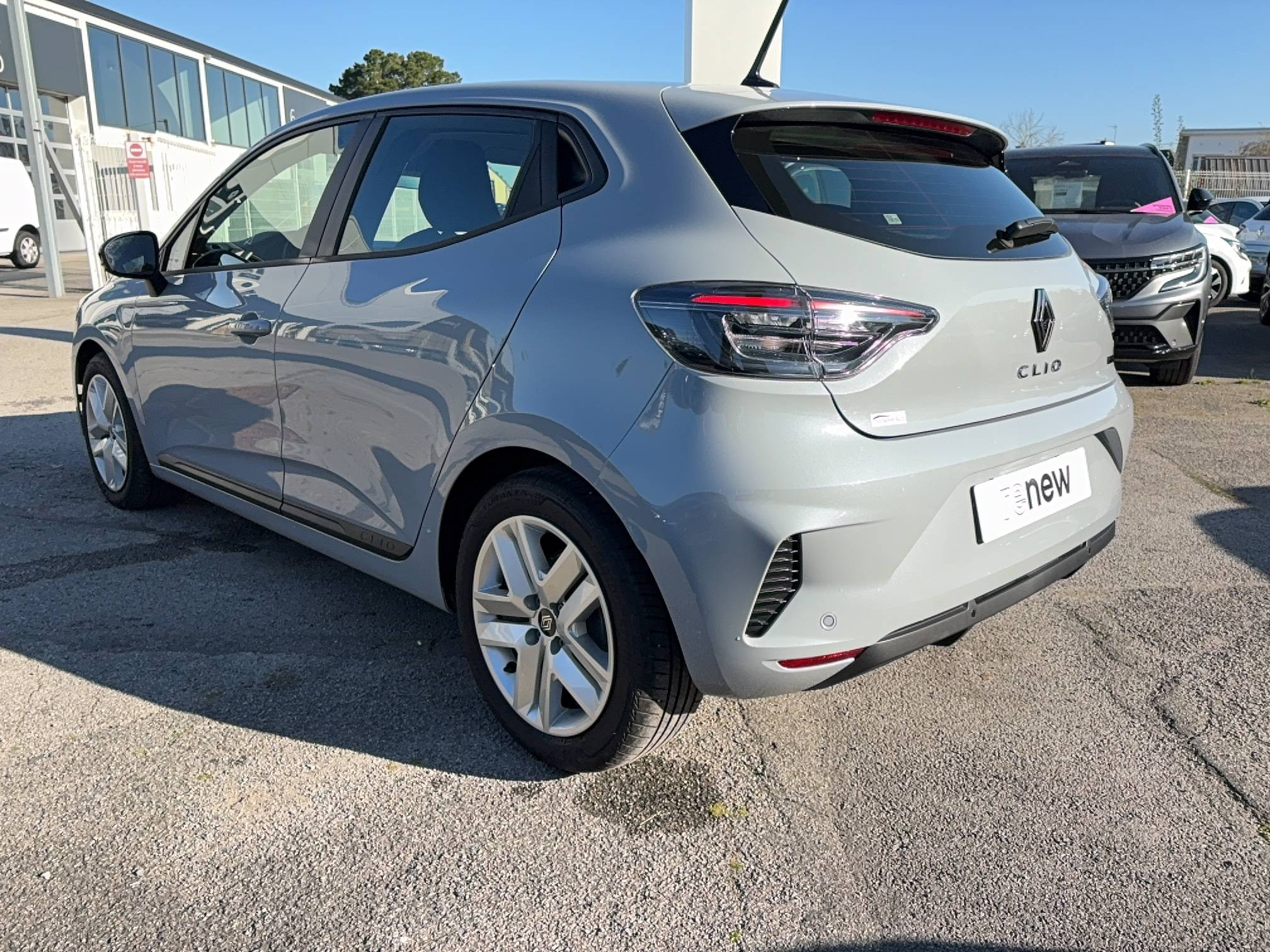 Vente en ligne Renault Clio 5 Clio E-Tech full hybrid 145 ch GSR2 au prix de 20 790 €