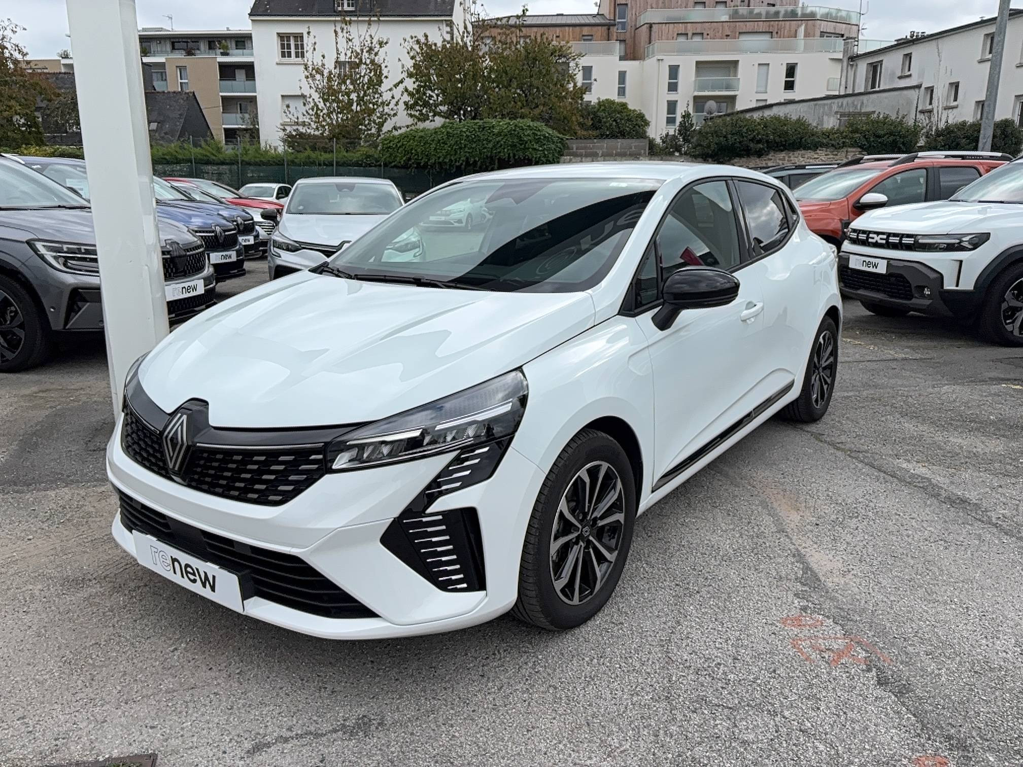 Renault Clio 5 Clio E-Tech full hybrid 145 ch GSR2 occasion de 2025 en vente à Vannes