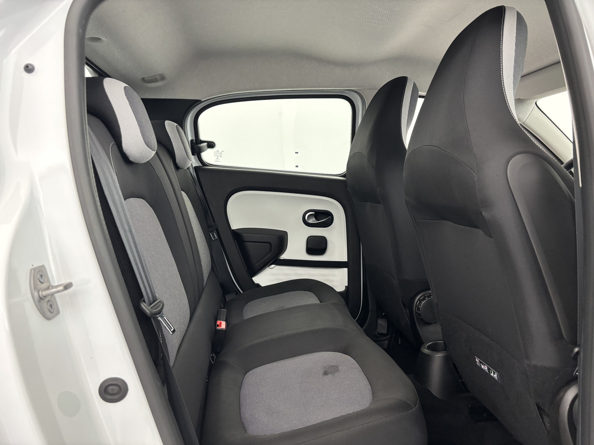 Vente en ligne Renault Twingo Electrique Twingo III E-Tech au prix de 10 290 €