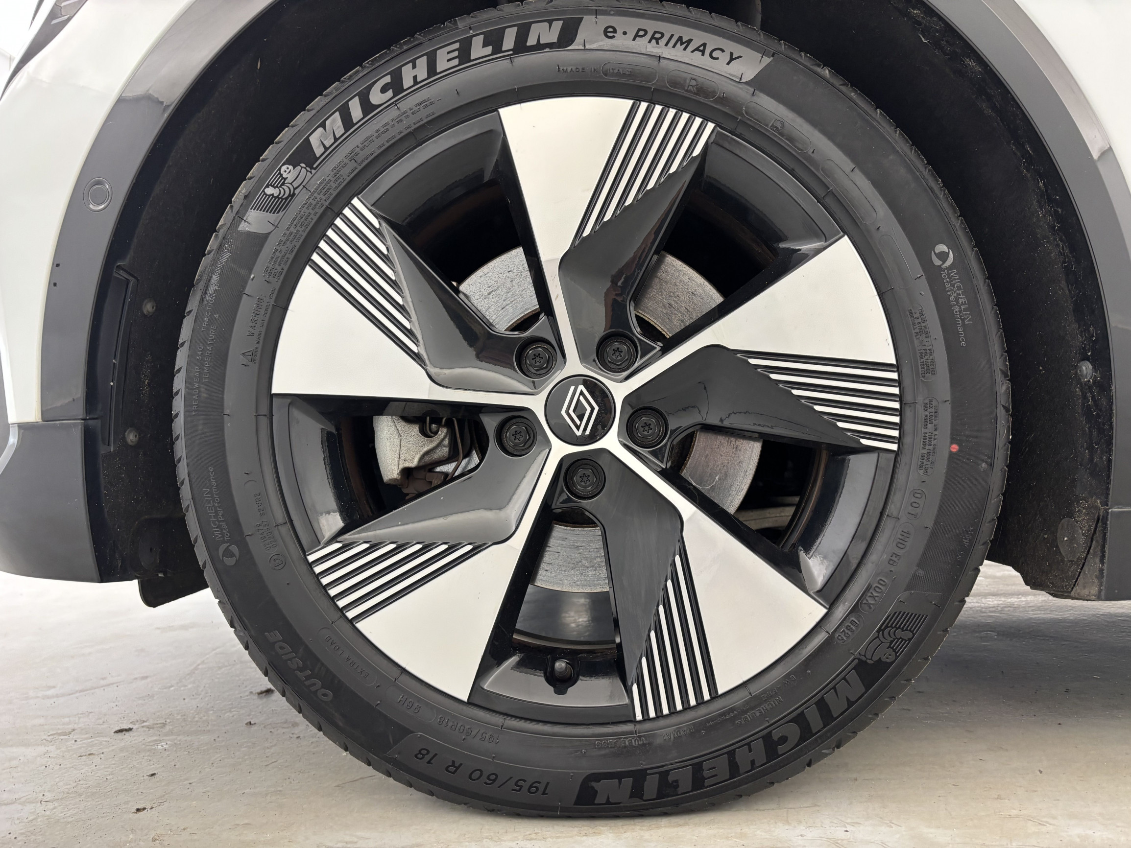 Vente en ligne Renault Megane E-Tech  EV40 130ch standard charge au prix de 17 790 €