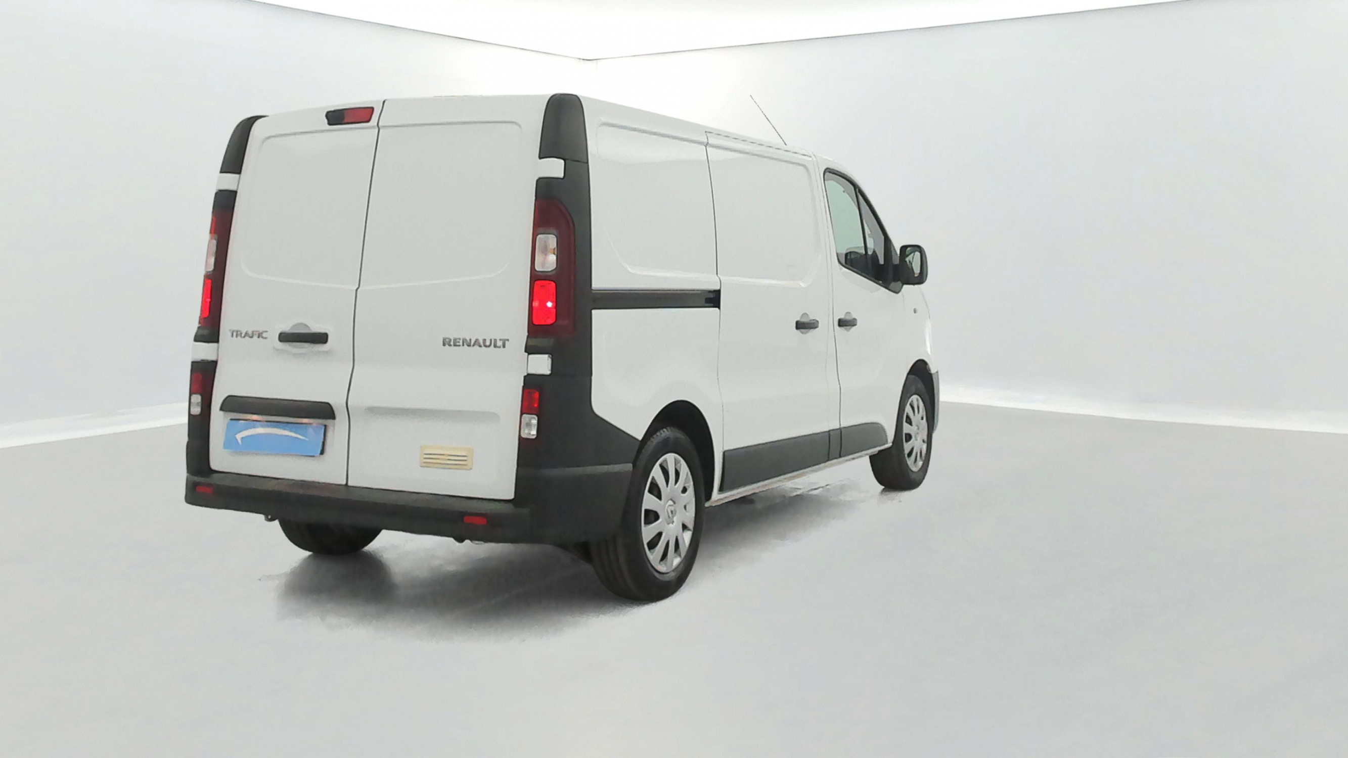 Vente en ligne Renault Trafic 3 Fourgon TRAFIC FGN L1H1 1200 KG DCI 120 au prix de 18 690 €