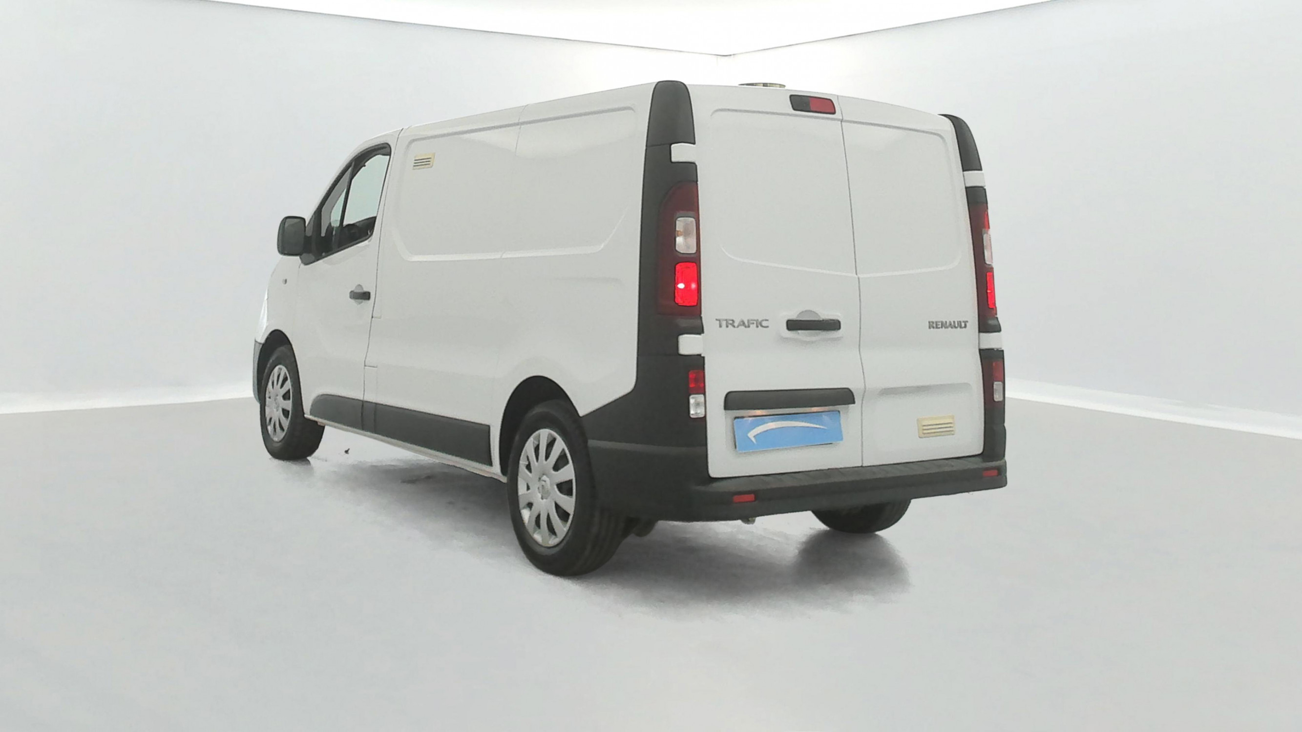 Vente en ligne Renault Trafic 3 Fourgon TRAFIC FGN L1H1 1200 KG DCI 120 au prix de 18 690 €