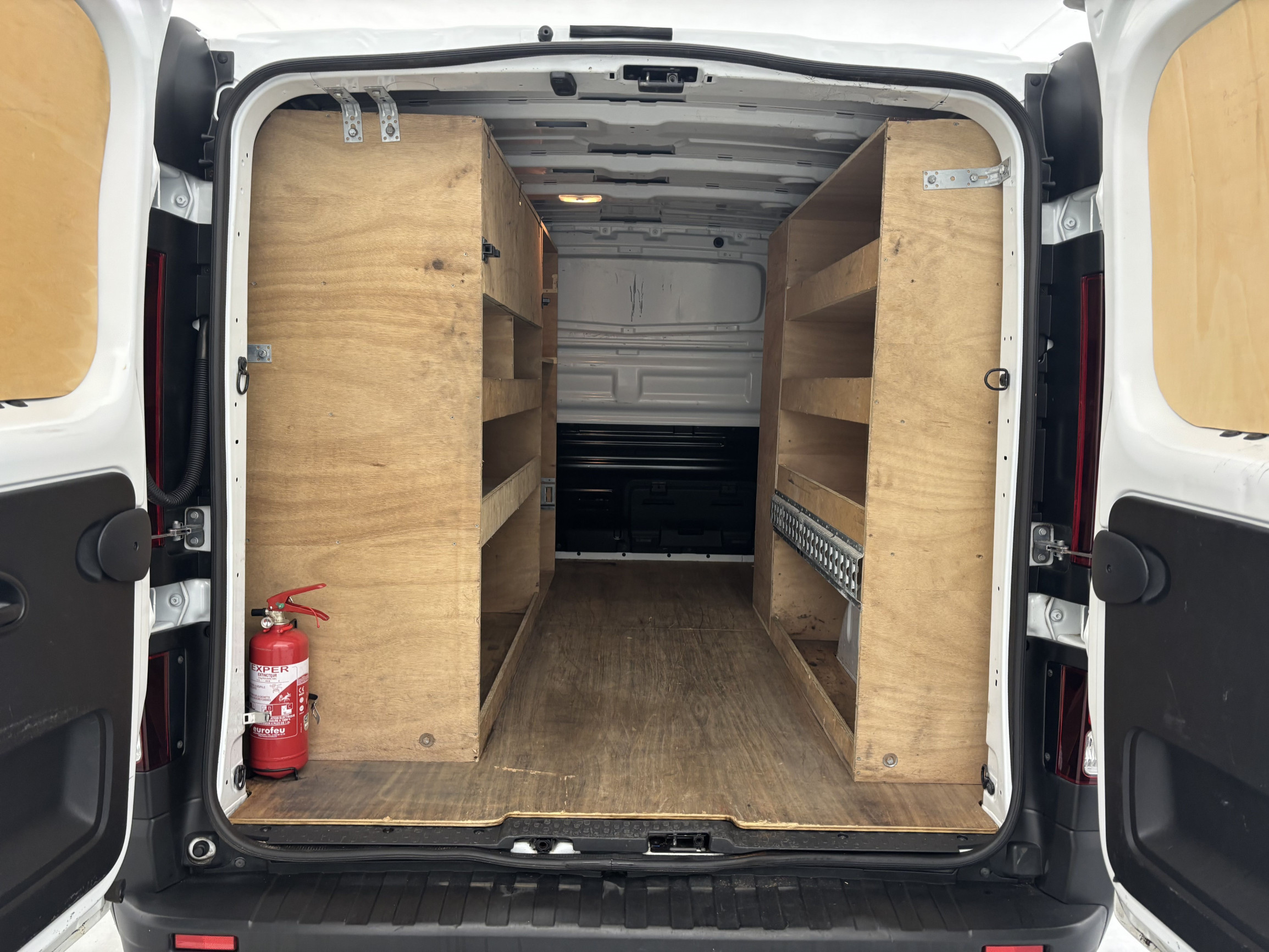 Vente en ligne Renault Trafic 3 Fourgon TRAFIC FGN L1H1 1200 KG DCI 120 au prix de 18 690 €