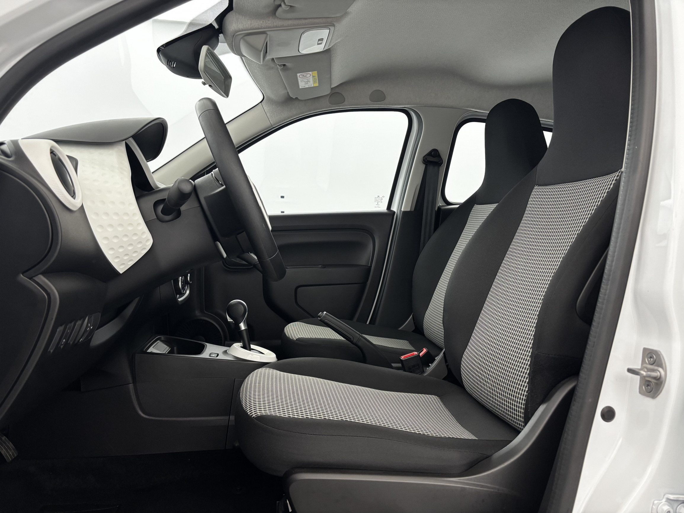 Vente en ligne Renault Twingo Electrique Twingo III E-Tech au prix de 10 390 €