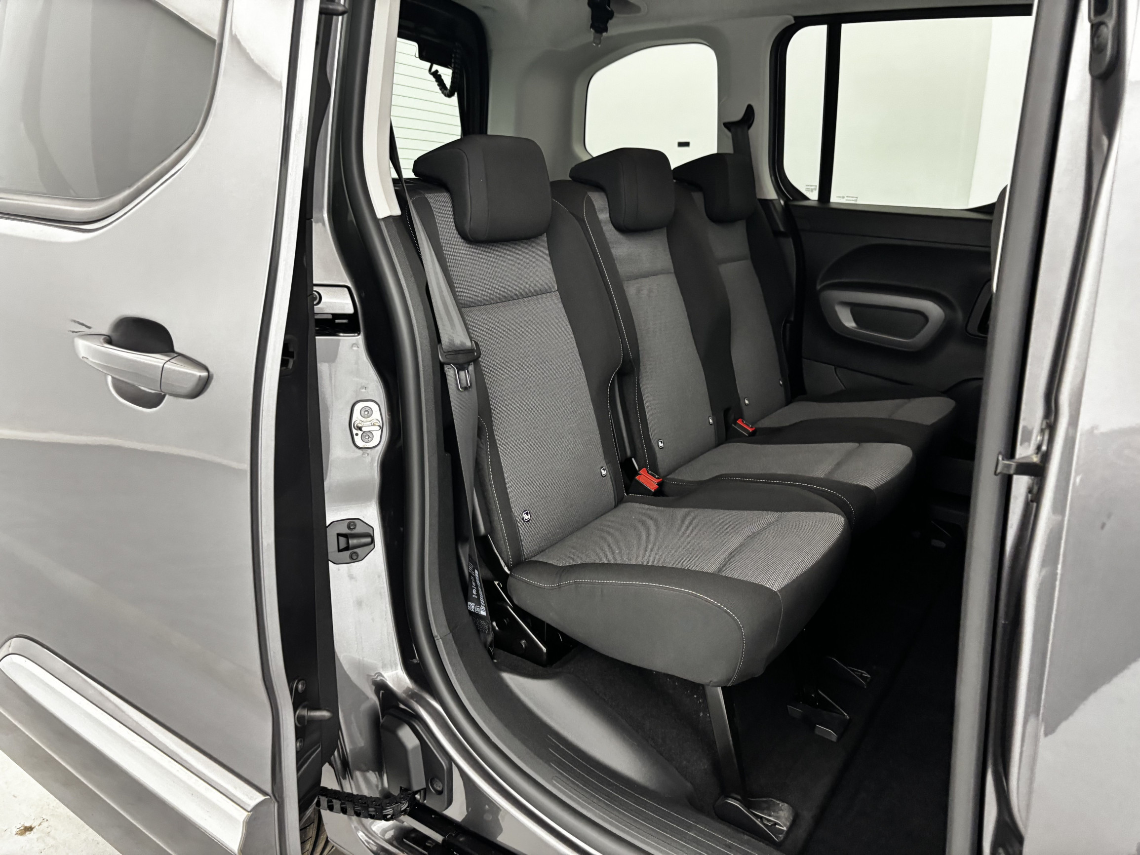 Vente en ligne Toyota Proace City Verso Proace City Verso Medium 1.2L 110 VVT-i BVM6 au prix de 22 390 €