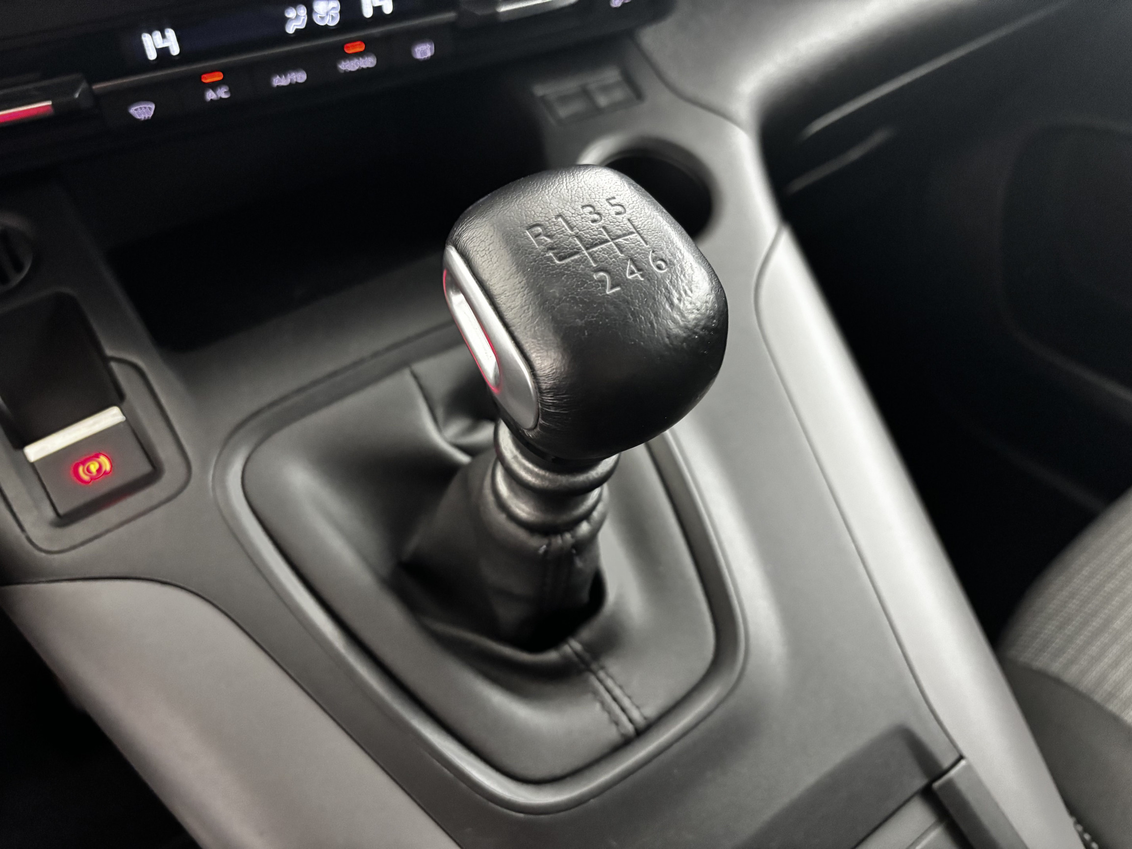 Vente en ligne Toyota Proace City Verso Proace City Verso Medium 1.2L 110 VVT-i BVM6 au prix de 22 390 €