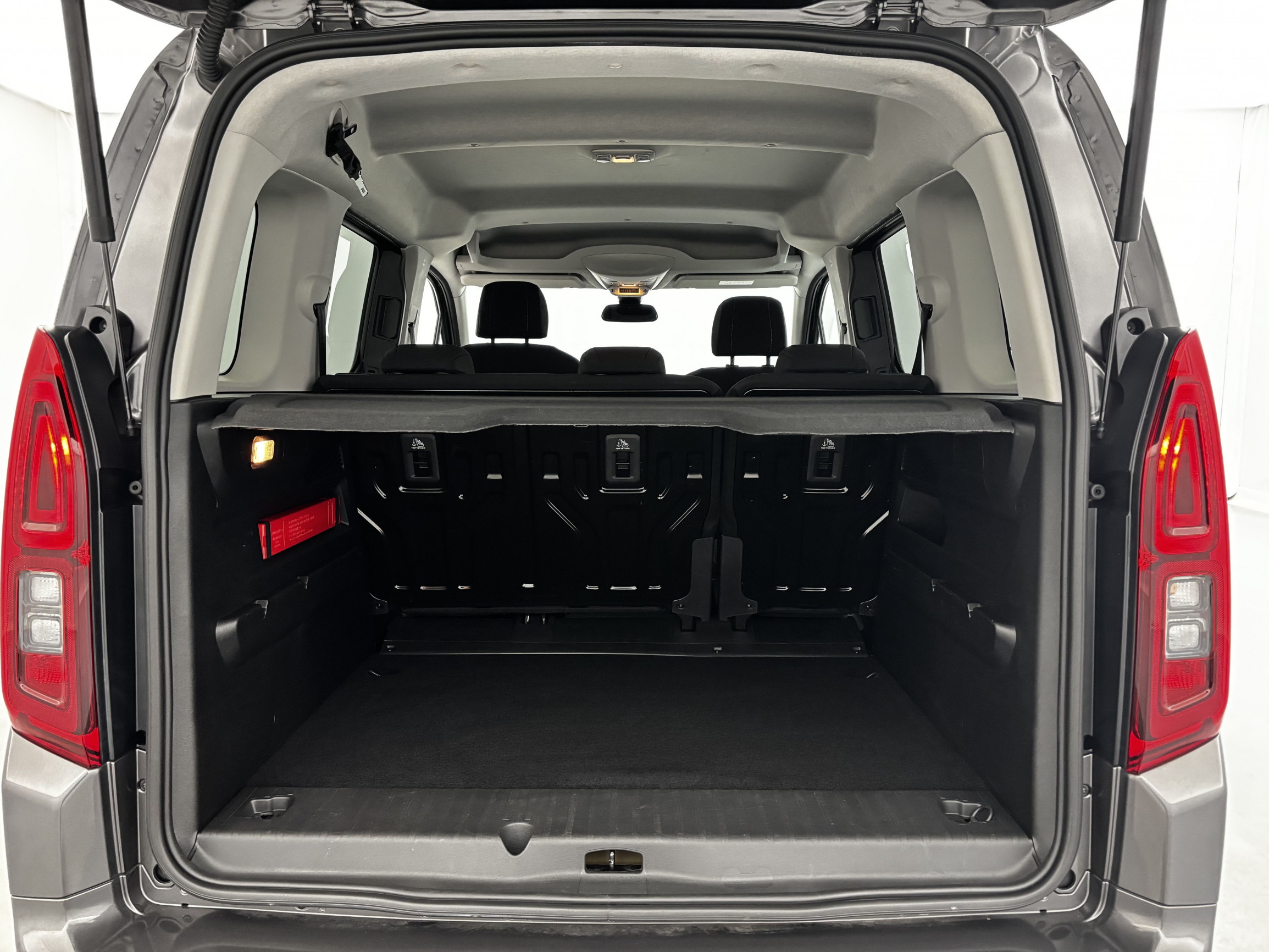 Vente en ligne Toyota Proace City Verso Proace City Verso Medium 1.2L 110 VVT-i BVM6 au prix de 22 390 €