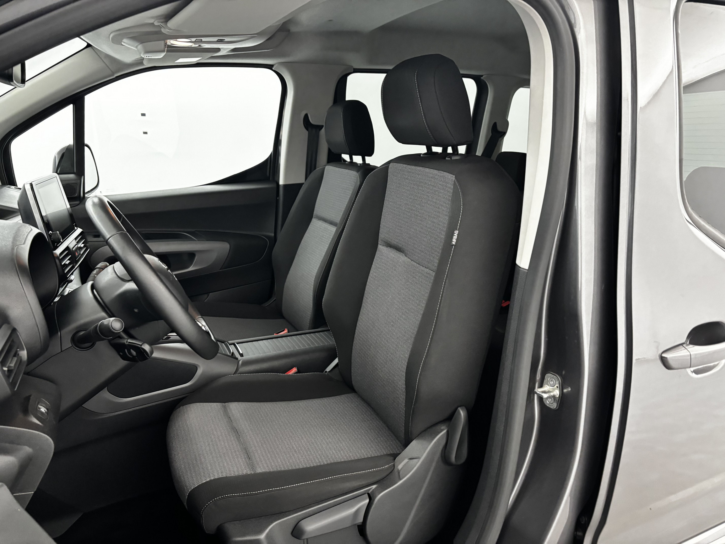 Vente en ligne Toyota Proace City Verso Proace City Verso Medium 1.2L 110 VVT-i BVM6 au prix de 22 390 €