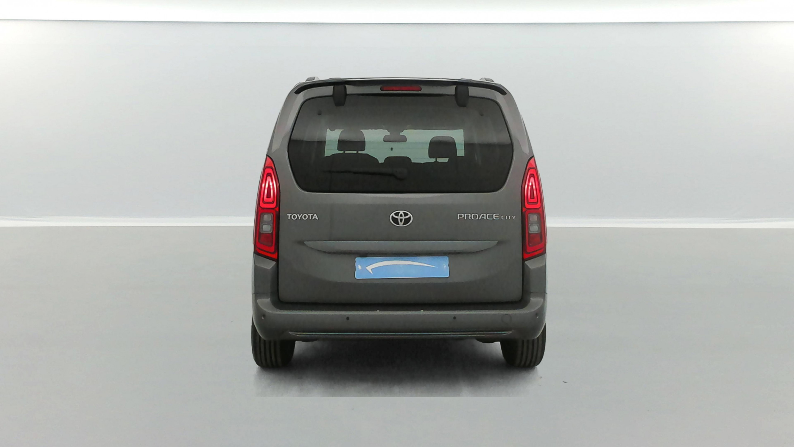 Vente en ligne Toyota Proace City Verso Proace City Verso Medium 1.2L 110 VVT-i BVM6 au prix de 22 390 €