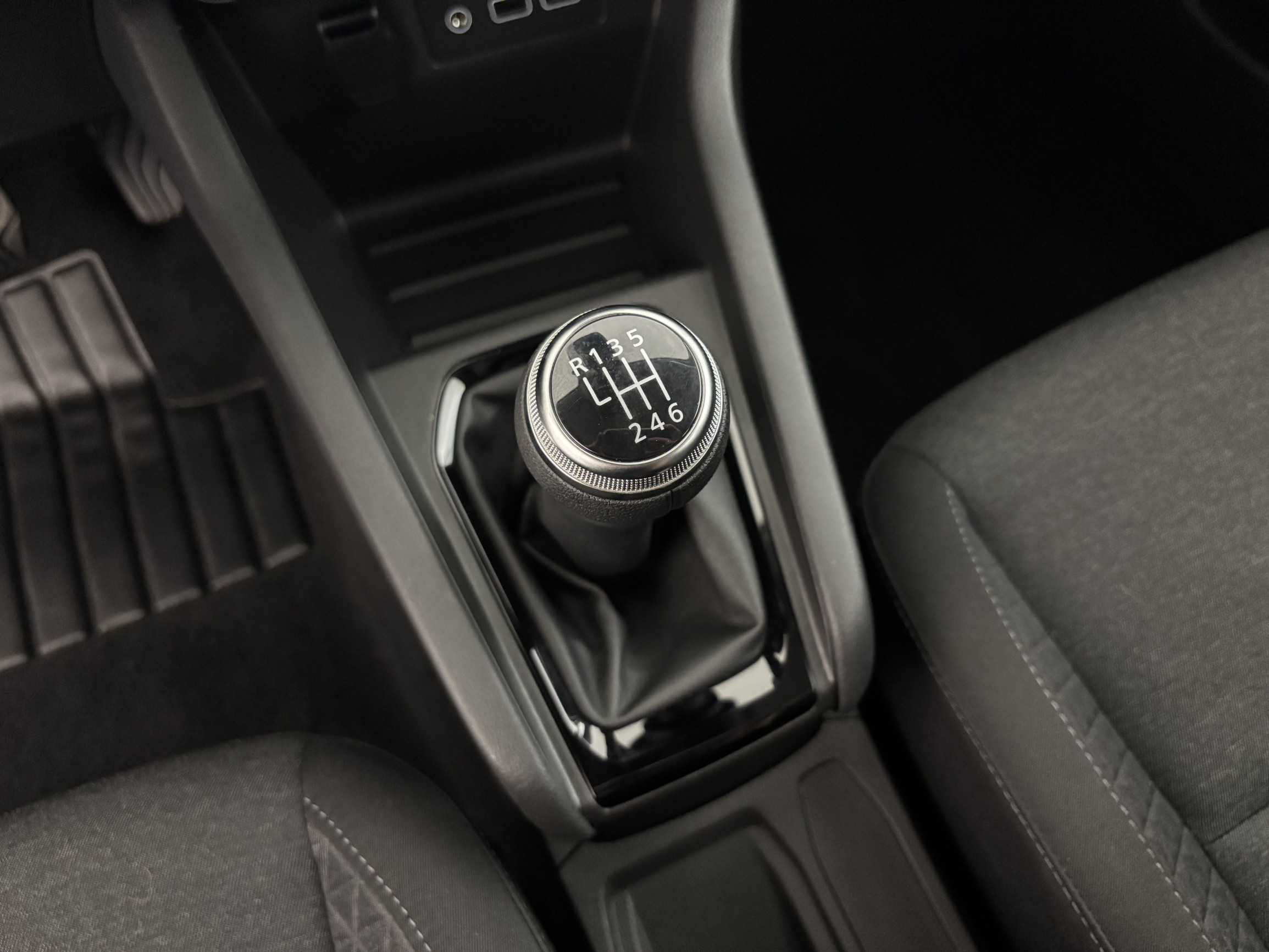 Vente en ligne Renault Clio 5 Clio TCe 90 au prix de 14 770 €