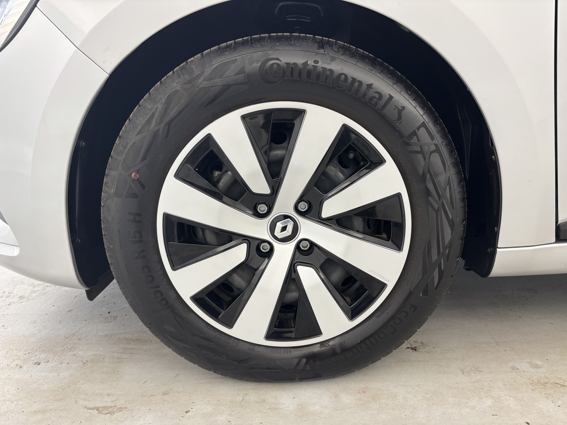 Vente en ligne Renault Clio 5 Clio TCe 90 au prix de 14 770 €