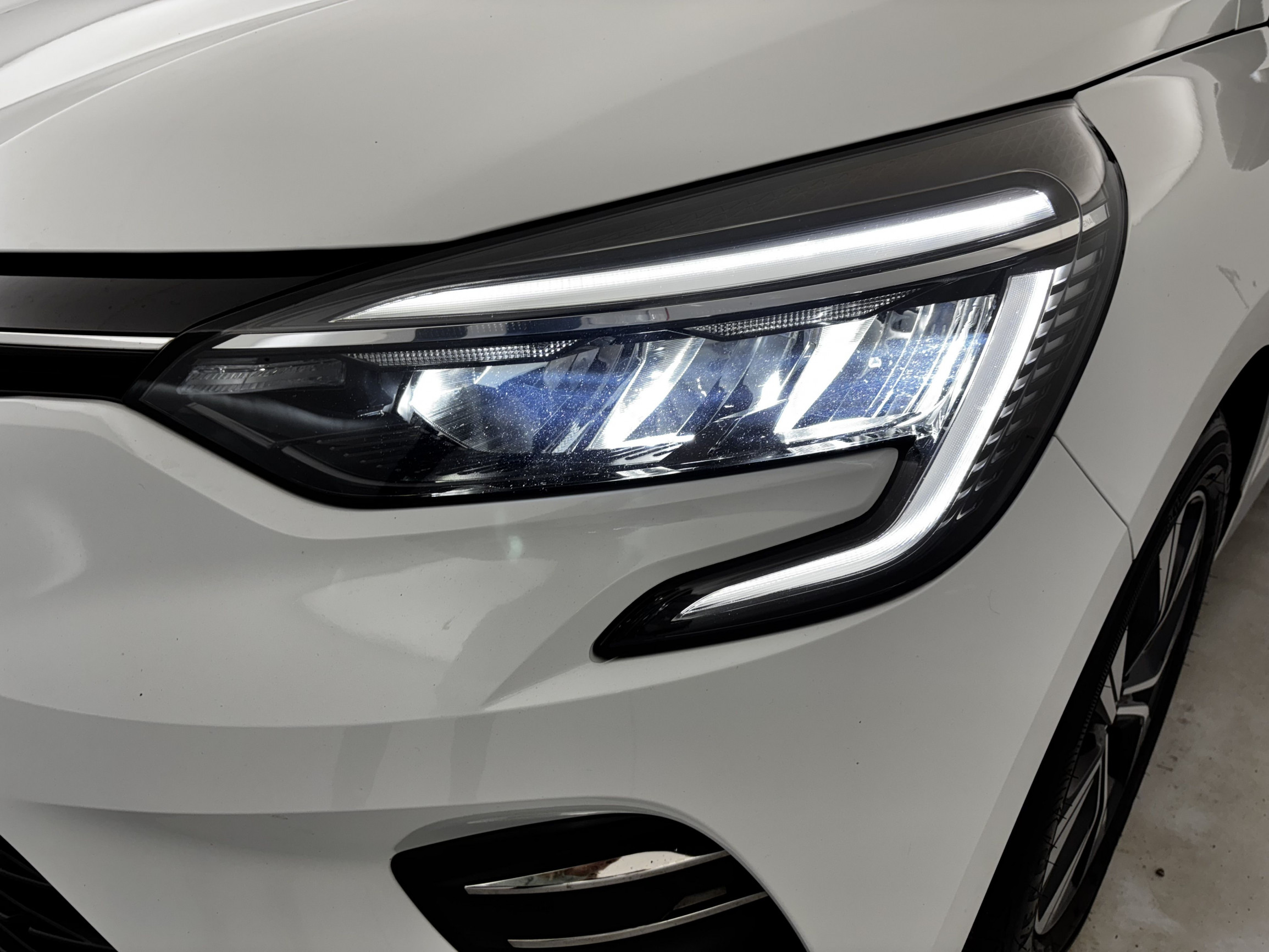 Vente en ligne Renault Clio 5 Clio Blue dCi 100 au prix de 15 390 €