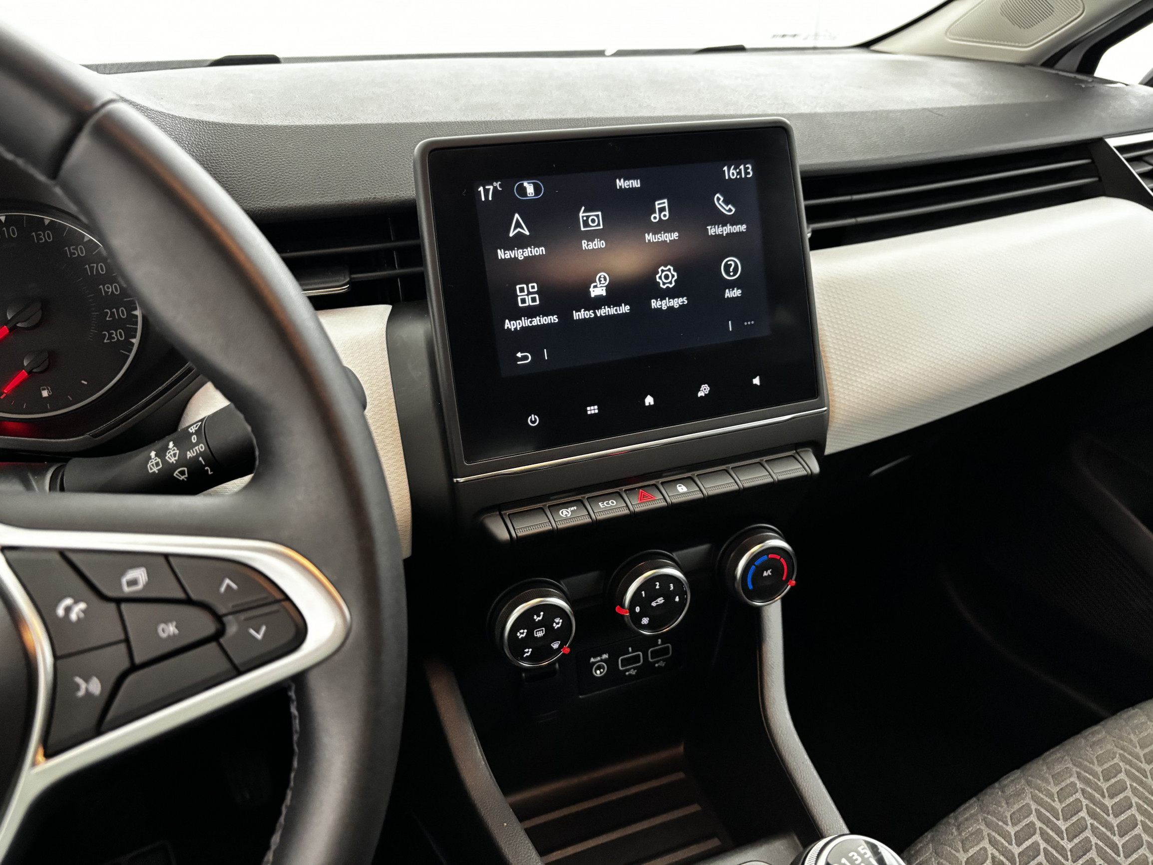 Vente en ligne Renault Clio 5 Clio Blue dCi 100 au prix de 15 390 €