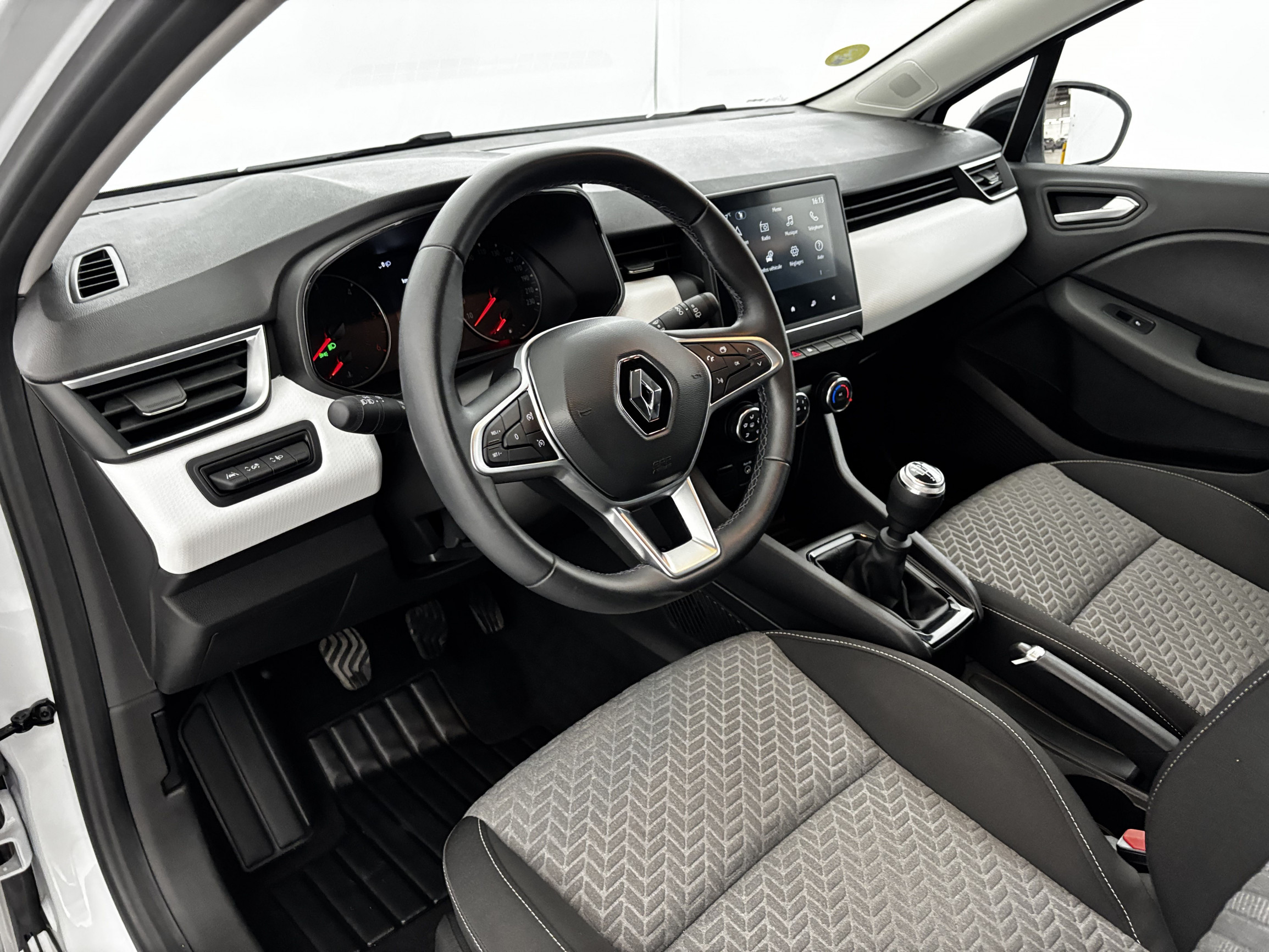 Vente en ligne Renault Clio 5 Clio Blue dCi 100 au prix de 15 390 €