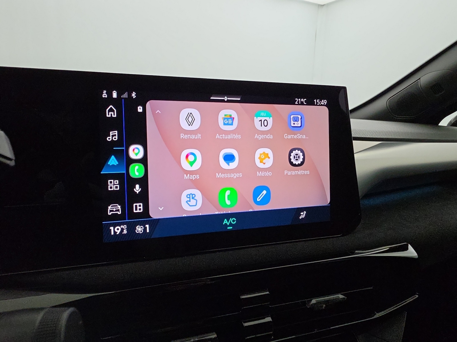 Vente en ligne Renault Clio 6 Clio E-Tech full hybrid 160 ch au prix de 27 990 €