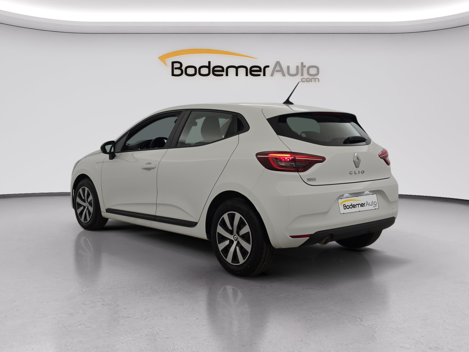 Vente en ligne Renault Clio 5 Clio TCe 90 au prix de 13 490 €