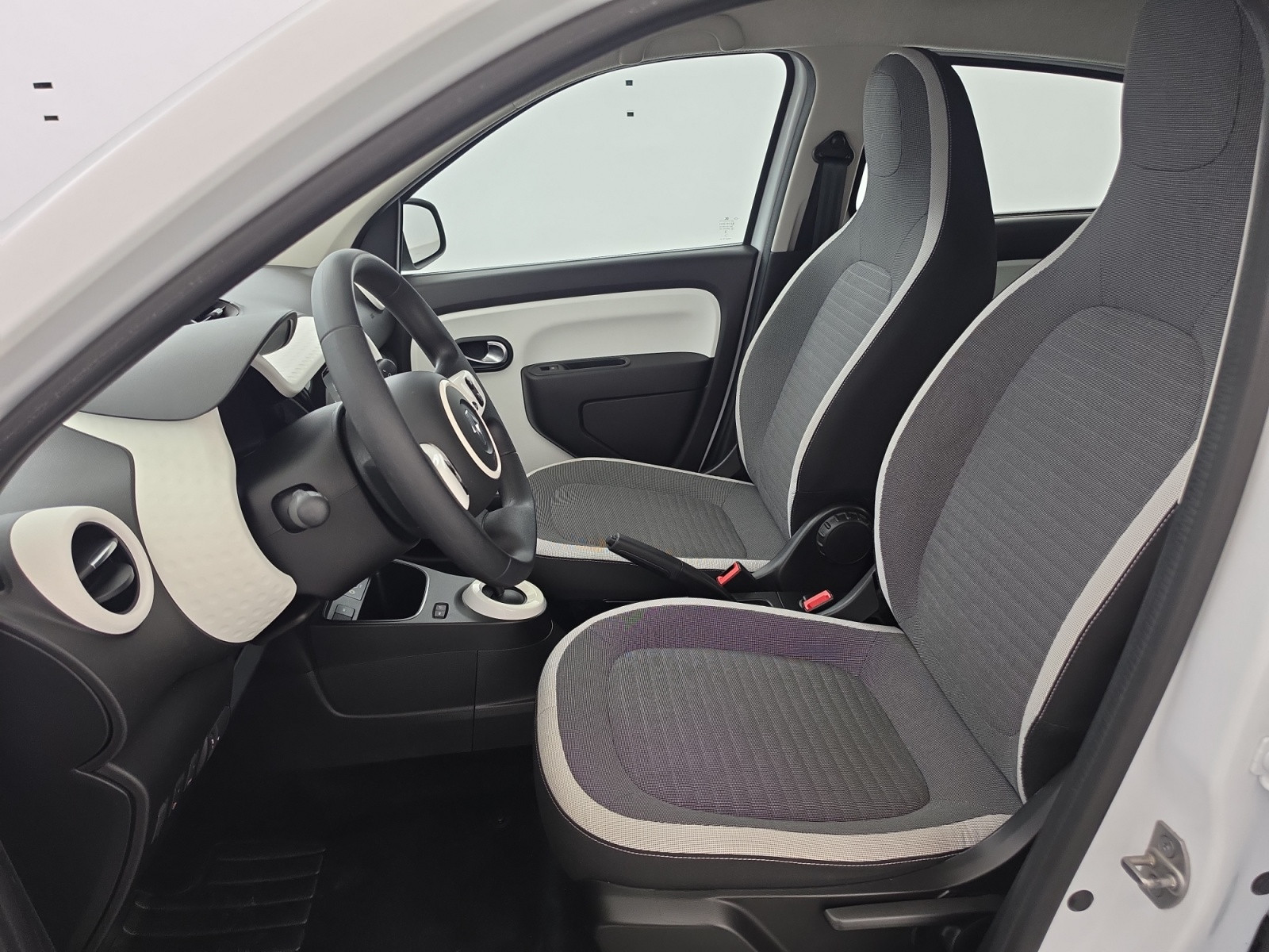 Vente en ligne Renault Twingo Electrique Twingo III E-Tech au prix de 13 290 €