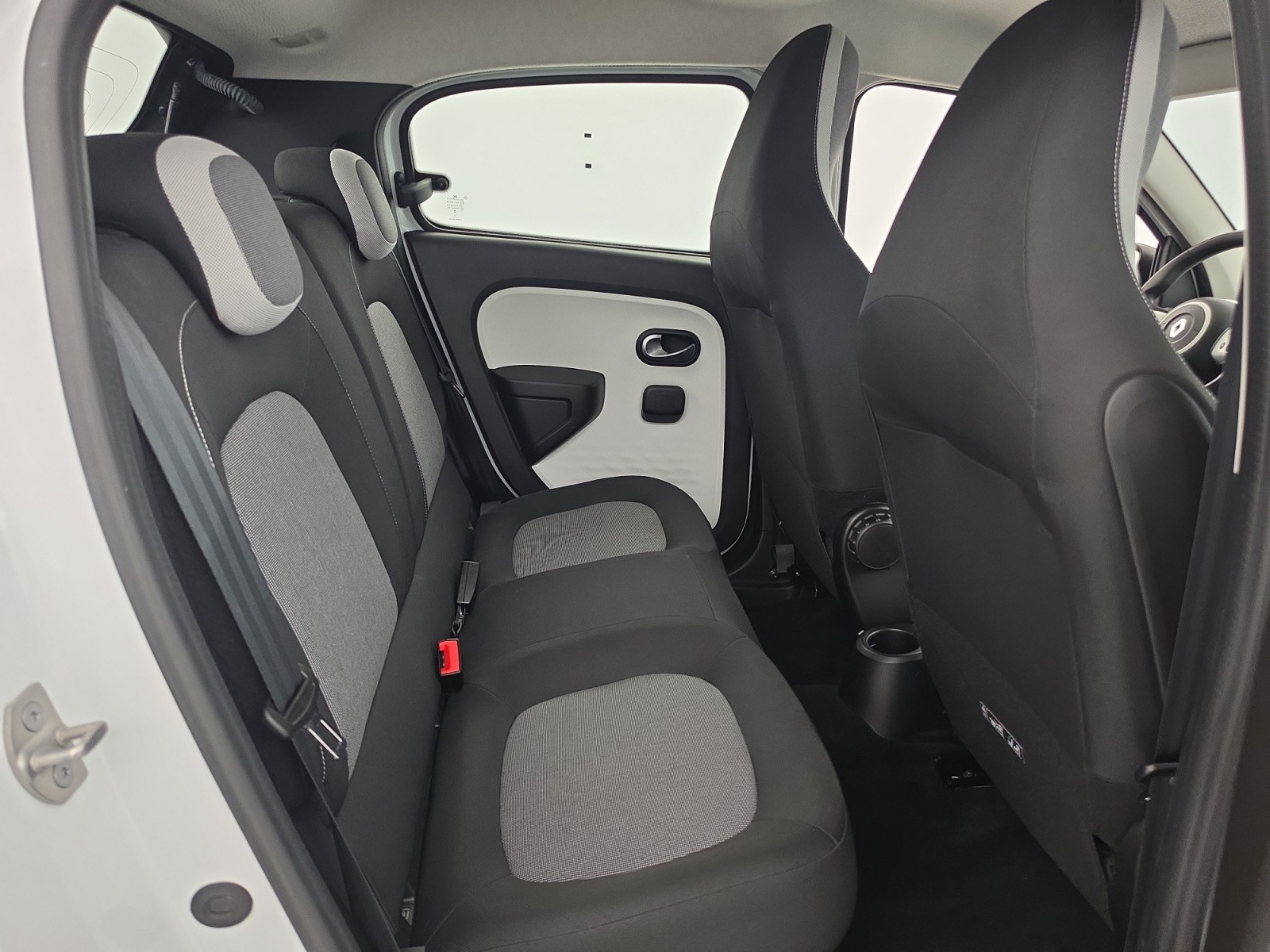 Vente en ligne Renault Twingo Electrique Twingo III E-Tech au prix de 13 290 €