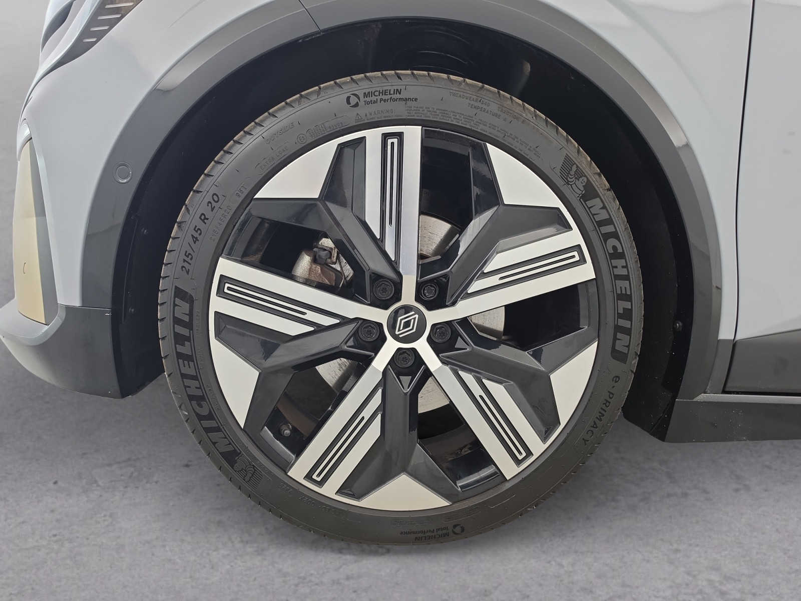 Vente en ligne Renault Megane E-Tech  EV60 220 ch super charge au prix de 26 990 €