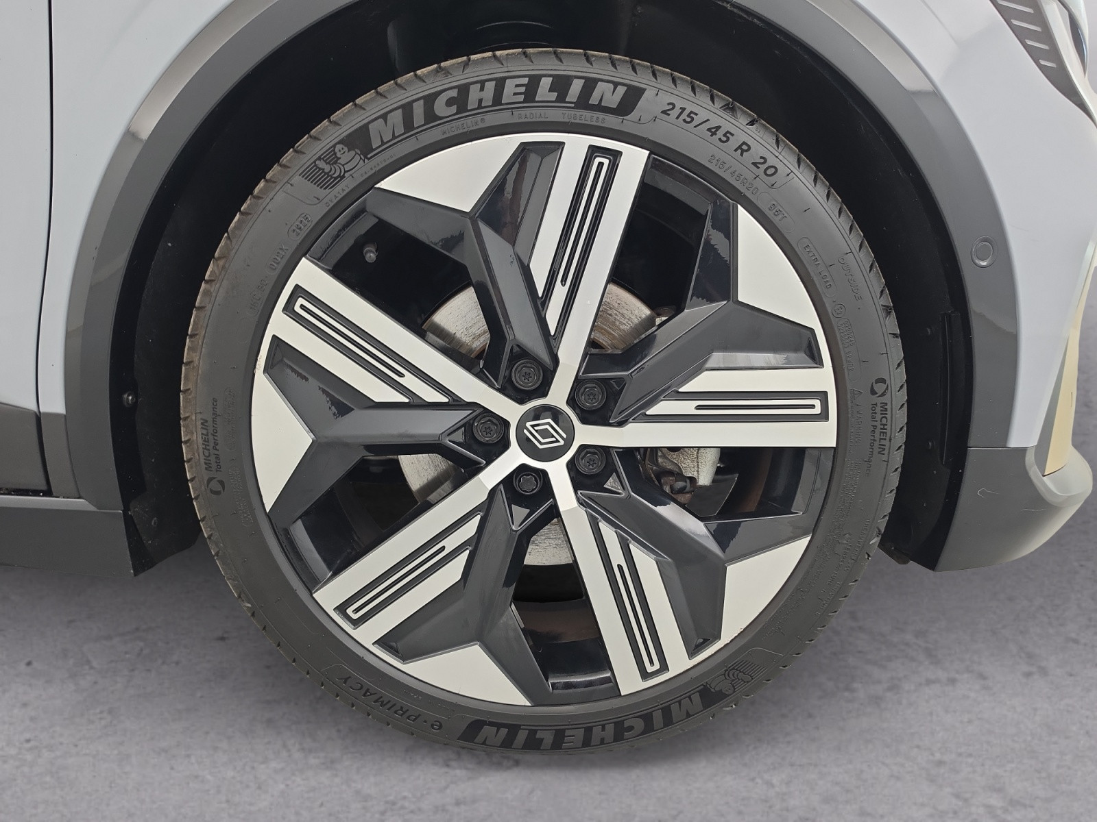 Vente en ligne Renault Megane E-Tech  EV60 220 ch super charge au prix de 26 990 €