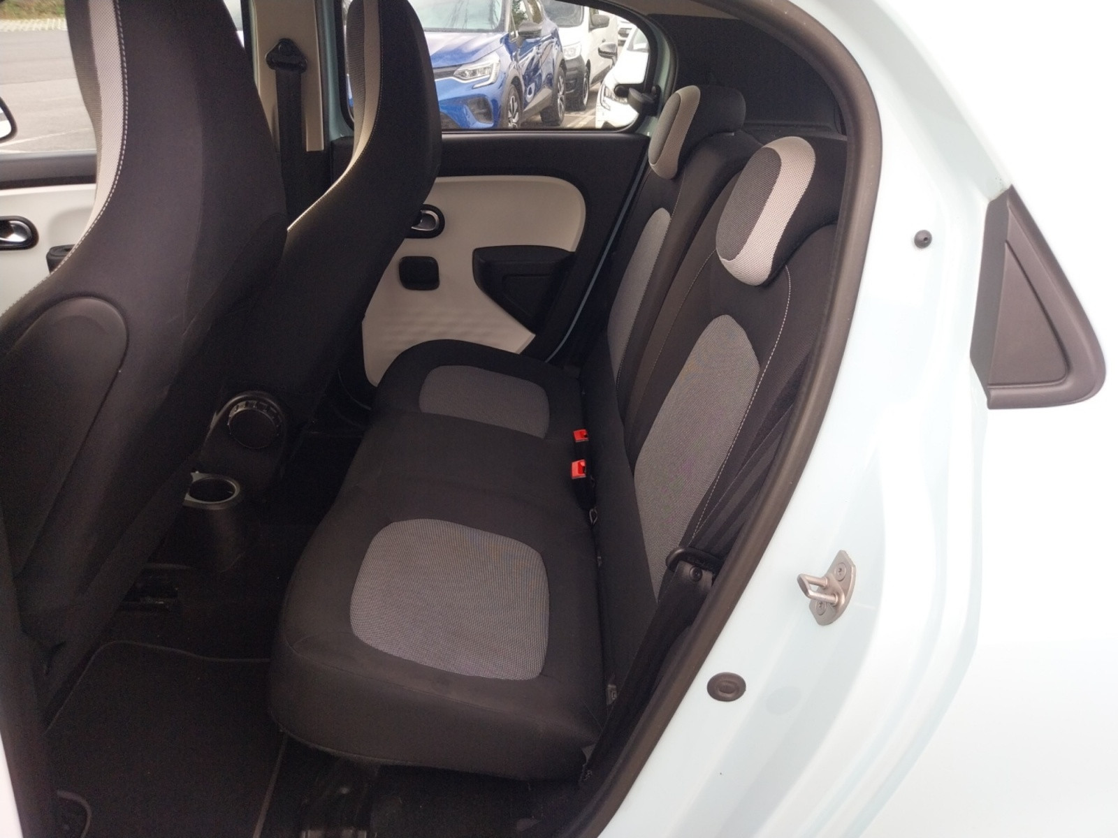 Vente en ligne Renault Twingo Electrique Twingo III E-Tech au prix de 13 490 €