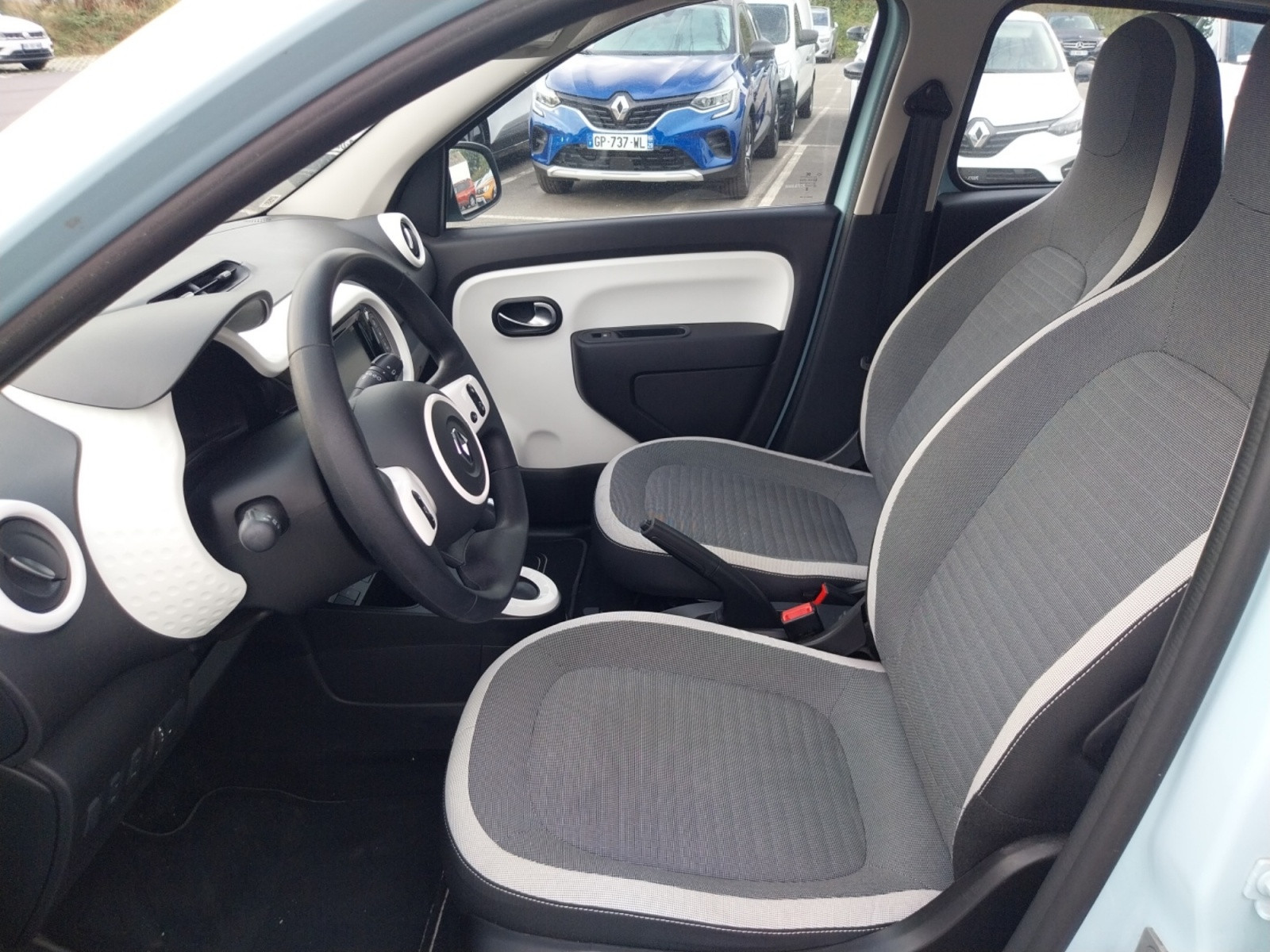 Vente en ligne Renault Twingo Electrique Twingo III E-Tech au prix de 13 490 €