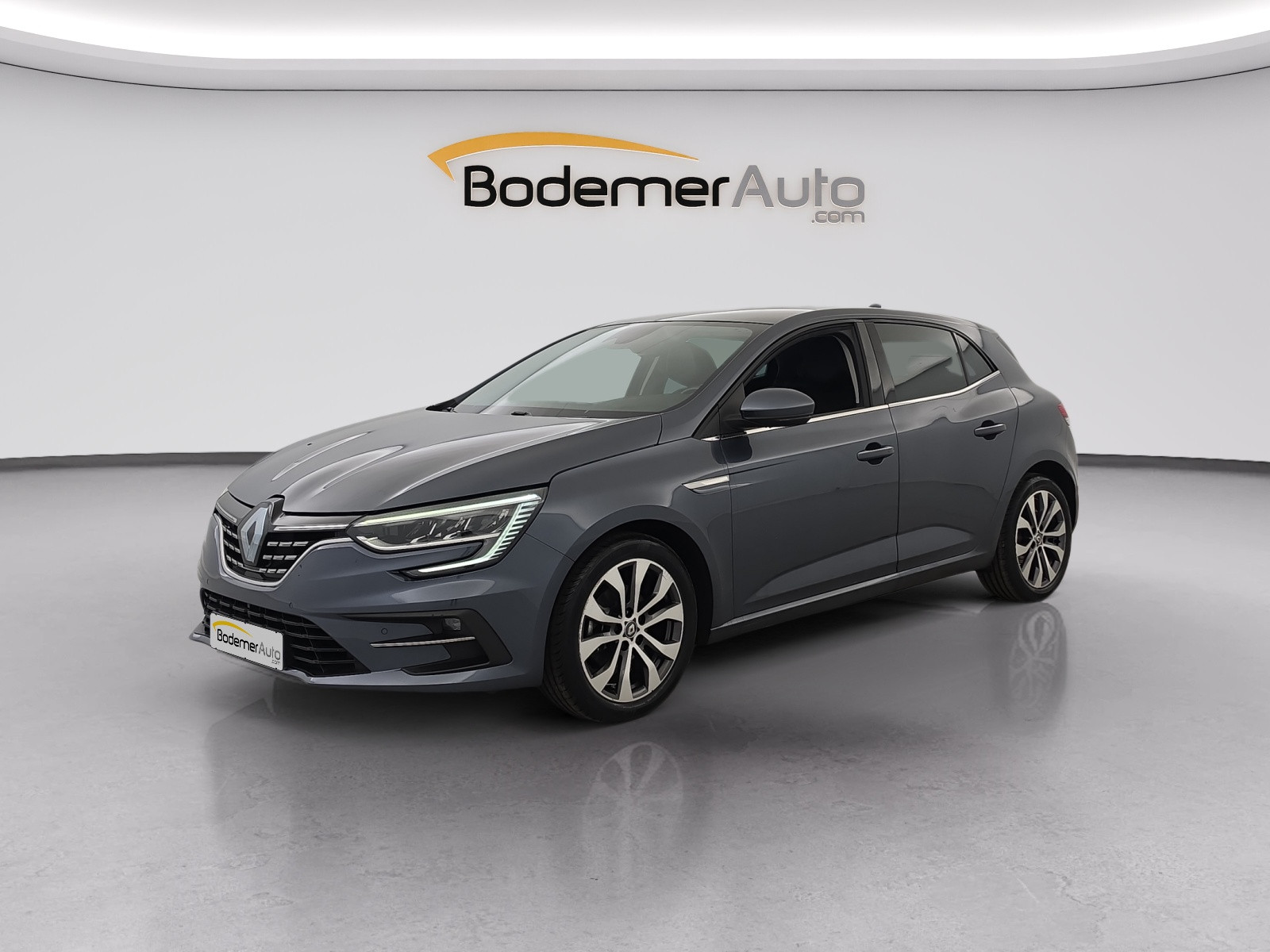 Renault Megane 4  TCe 140 EDC occasion de 2023 en vente à Vannes