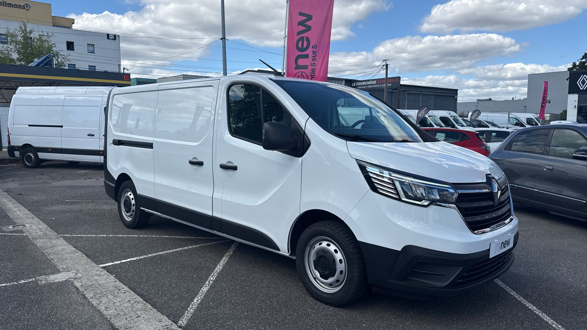 Vente en ligne Renault Trafic 3 Fourgon TRAFIC FGN L2H1 3000 KG BLUE DCI 130 au prix de 21 490 €