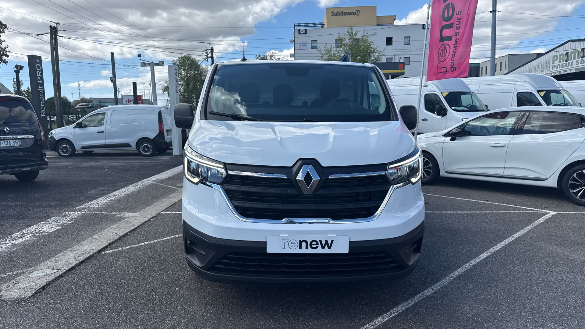 Vente en ligne Renault Trafic 3 Fourgon TRAFIC FGN L2H1 3000 KG BLUE DCI 130 au prix de 21 490 €