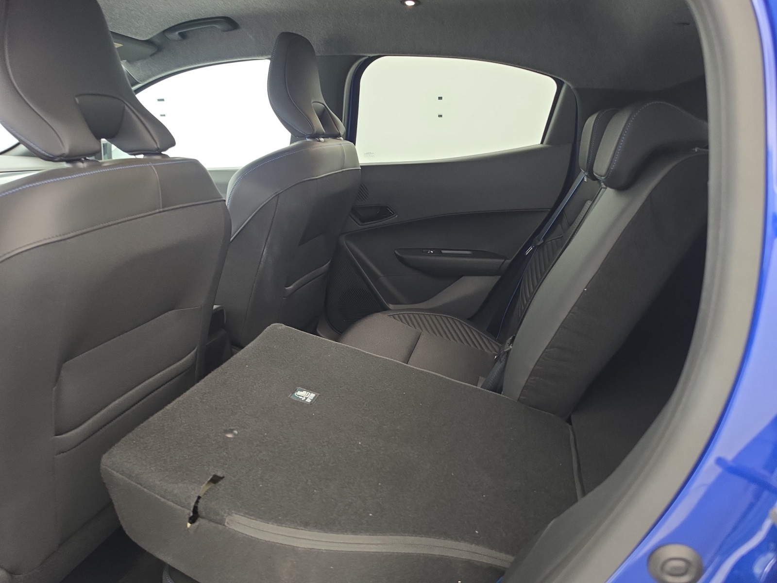 Vente en ligne Renault Clio 6 Clio E-Tech full hybrid 160 ch au prix de 27 890 €