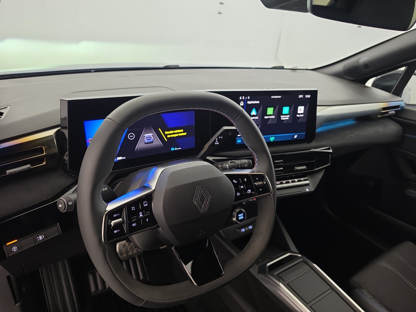 Vente en ligne Renault Clio 6 Clio E-Tech full hybrid 160 ch au prix de 27 890 €