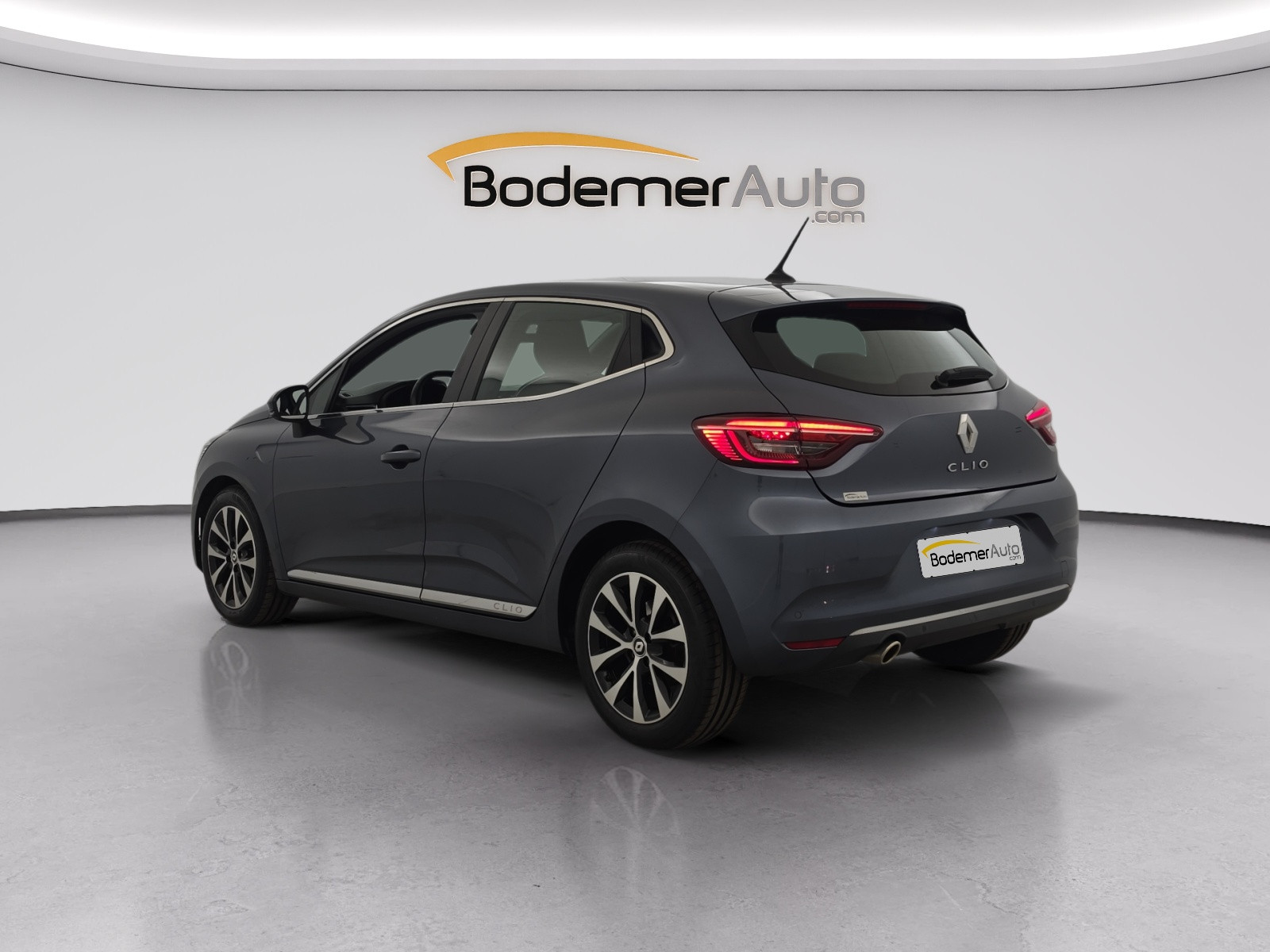 Vente en ligne Renault Clio 5 Clio TCe 90 - 21N au prix de 14 270 €