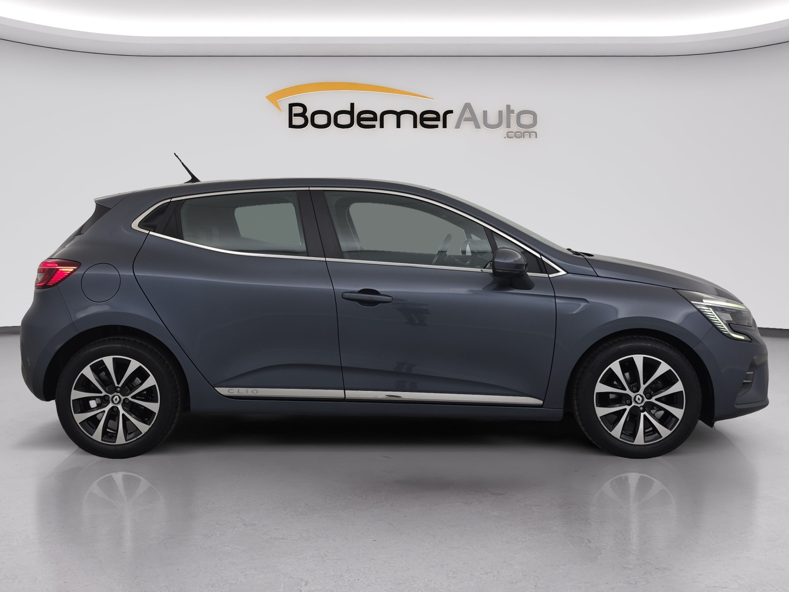 Vente en ligne Renault Clio 5 Clio TCe 90 - 21N au prix de 14 270 €