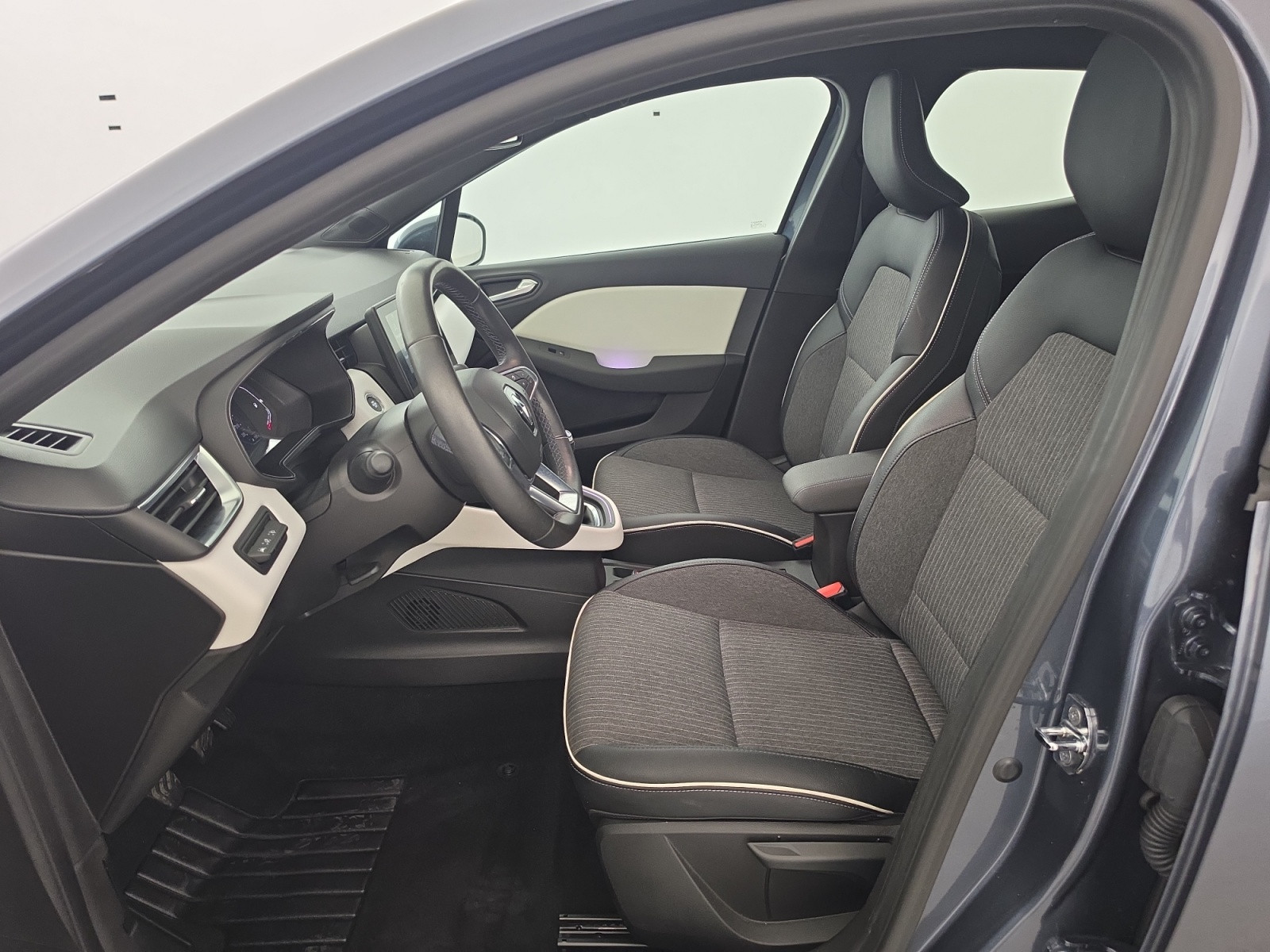 Vente en ligne Renault Clio 5 Clio TCe 90 - 21N au prix de 14 270 €