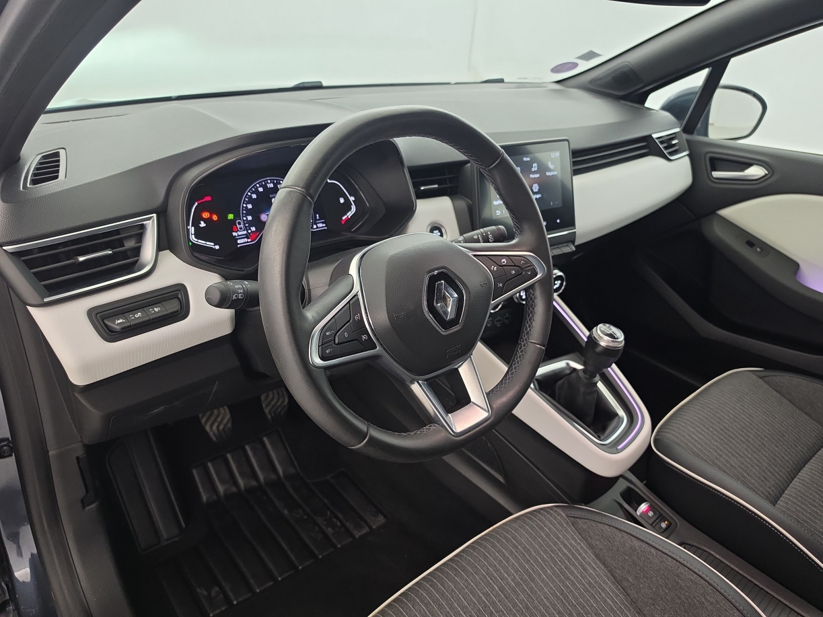 Vente en ligne Renault Clio 5 Clio TCe 90 - 21N au prix de 14 270 €