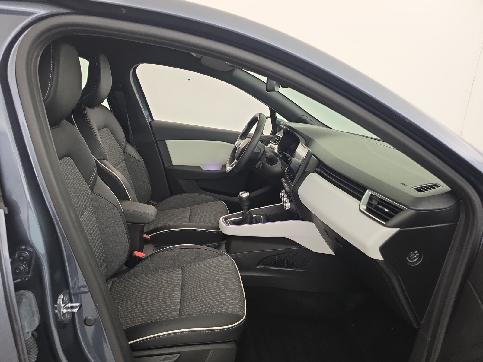 Vente en ligne Renault Clio 5 Clio TCe 90 - 21N au prix de 14 270 €