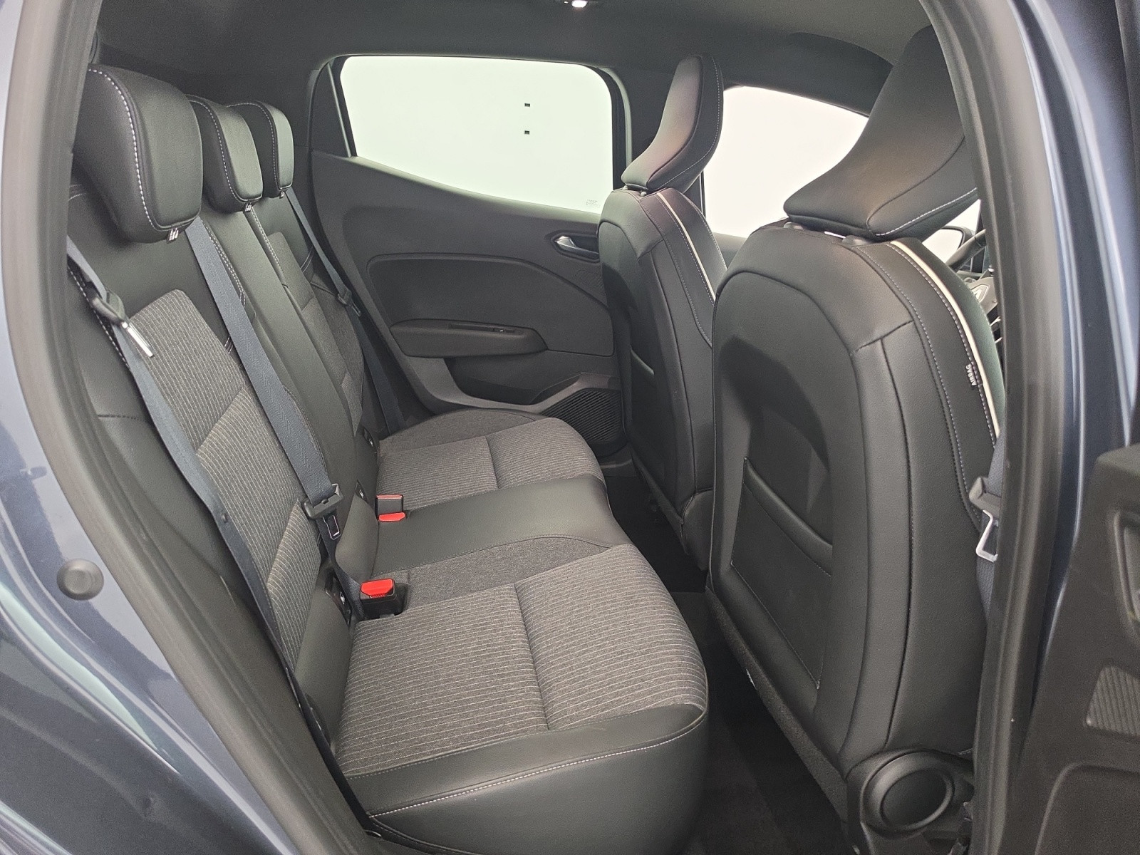 Vente en ligne Renault Clio 5 Clio TCe 90 - 21N au prix de 14 270 €