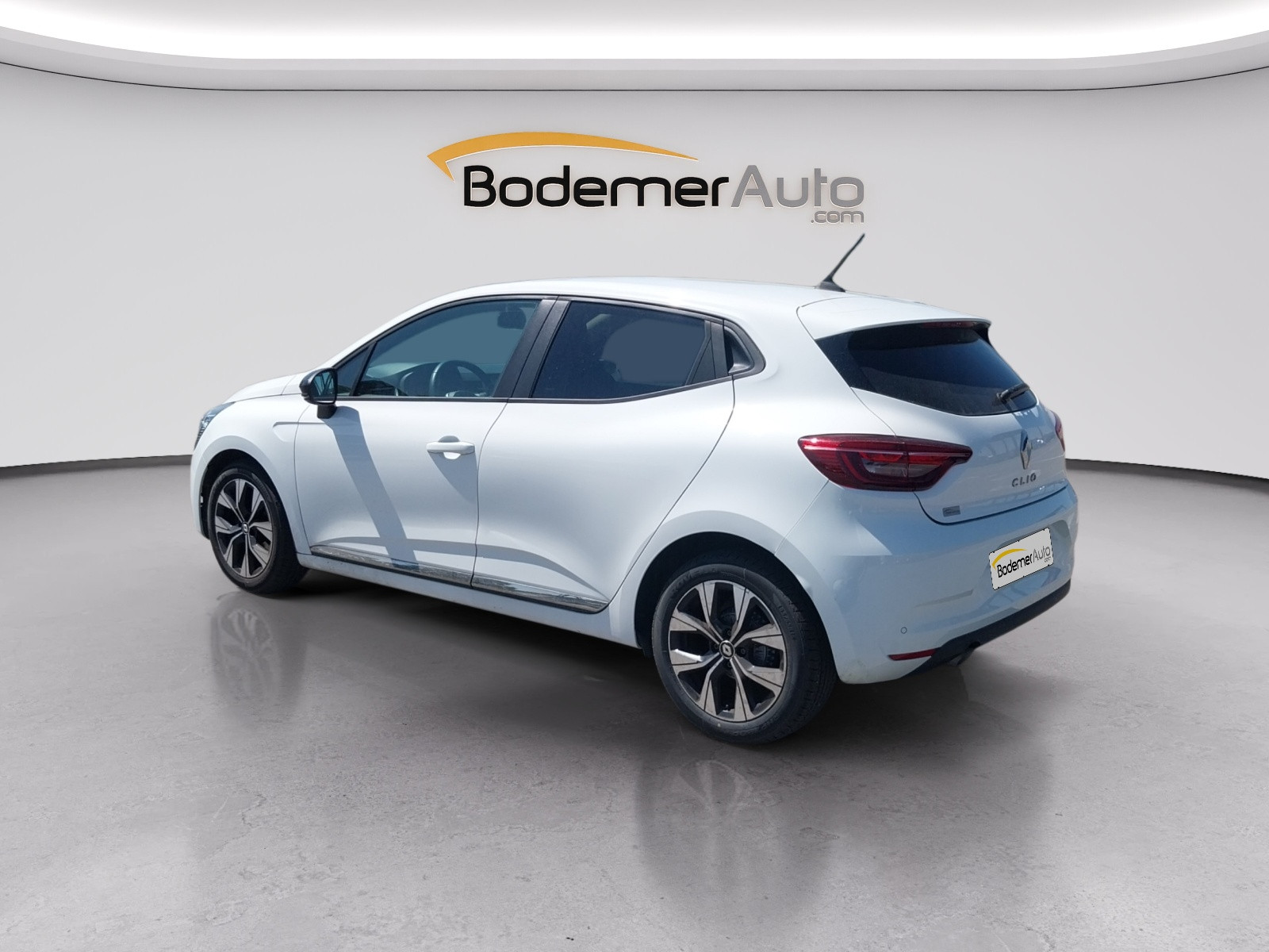 Vente en ligne Renault Clio 5 Clio TCe 100 GPL au prix de 14 190 €