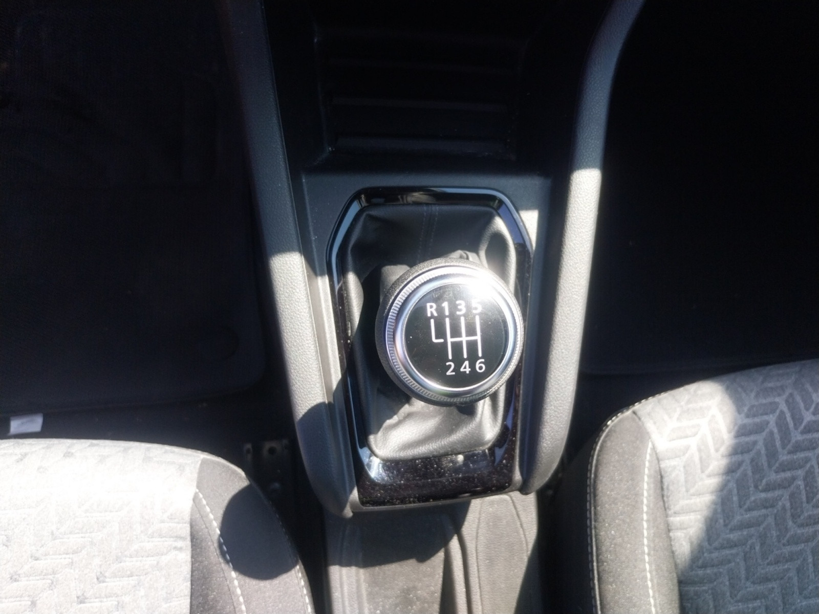 Vente en ligne Renault Clio 5 Clio TCe 90 - 21N au prix de 13 990 €