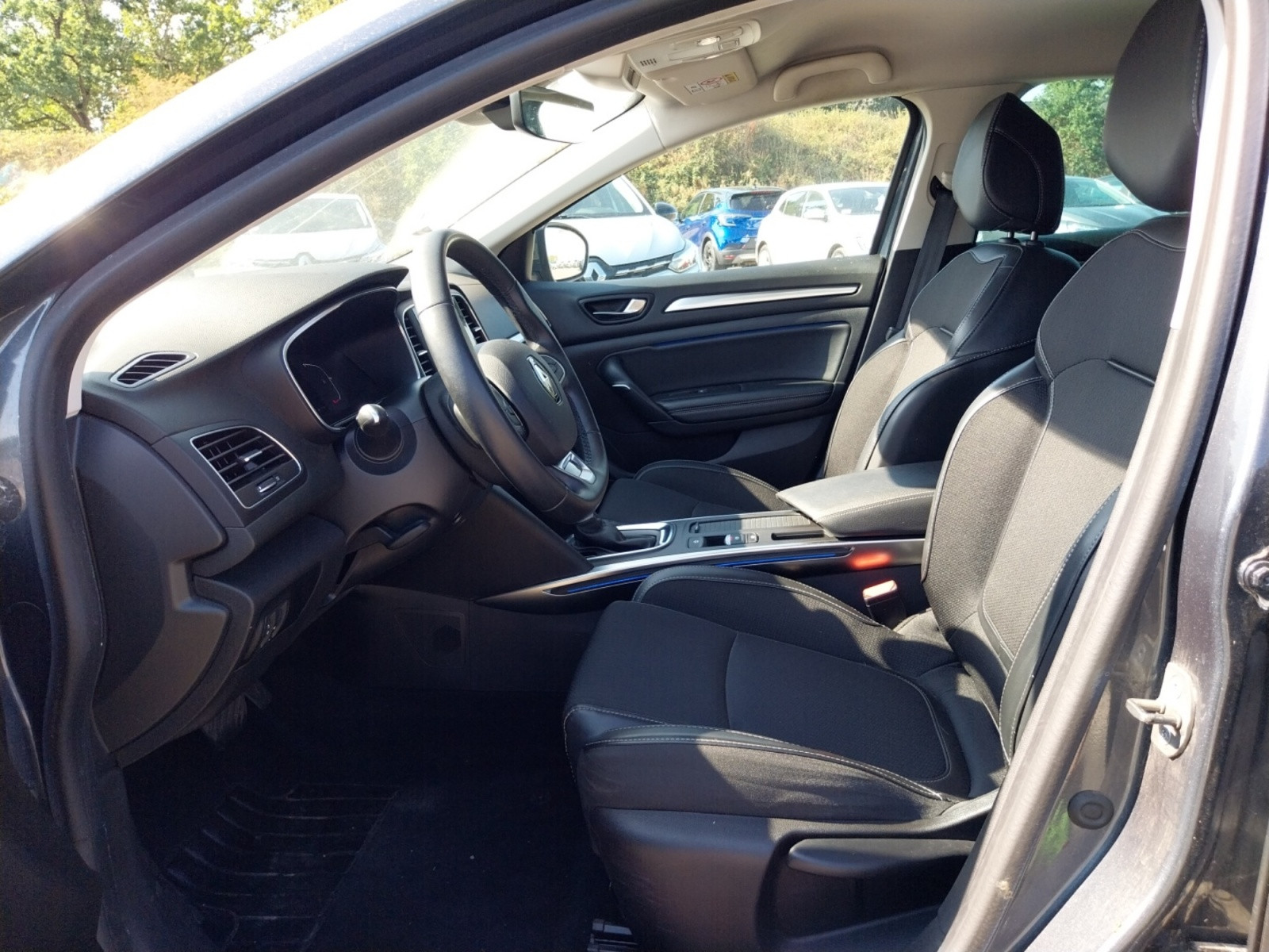 Vente en ligne Renault Megane 4  TCe 140 EDC au prix de 17 890 €