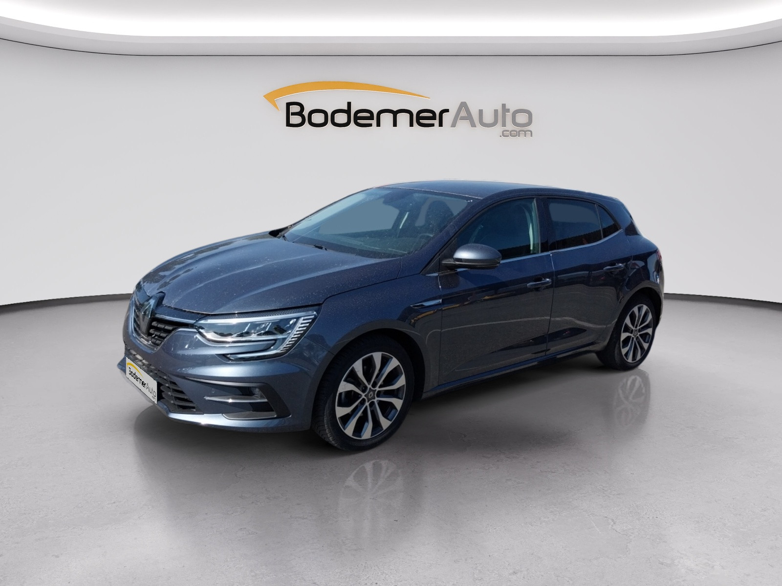 Renault Megane 4  TCe 140 EDC occasion de 2023 en vente à Vannes