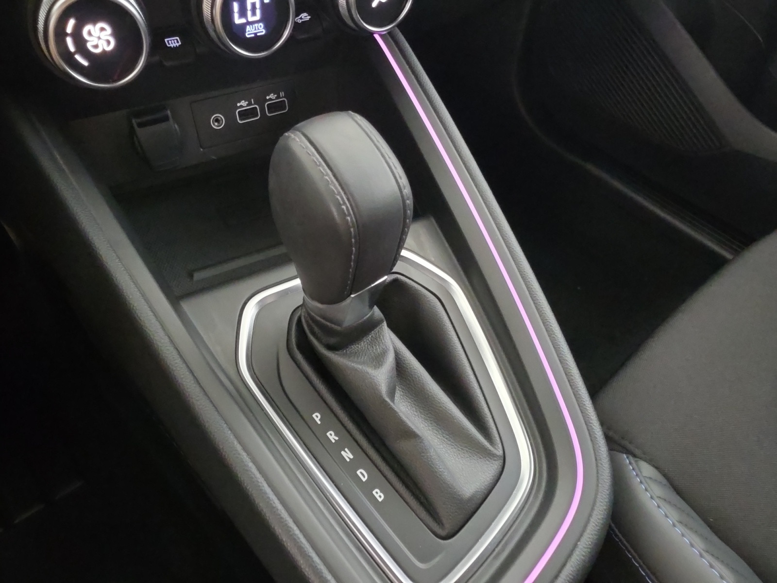 Vente en ligne Renault Clio 5 Clio E-Tech full hybrid 145 au prix de 22 590 €