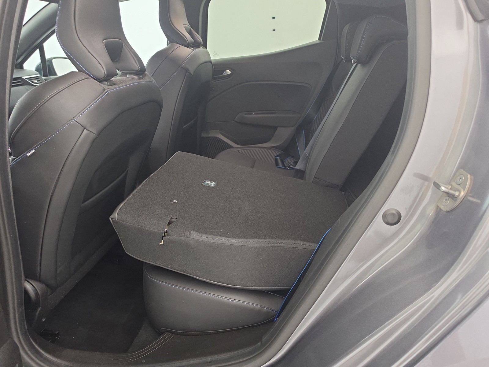 Vente en ligne Renault Clio 5 Clio E-Tech full hybrid 145 au prix de 22 590 €