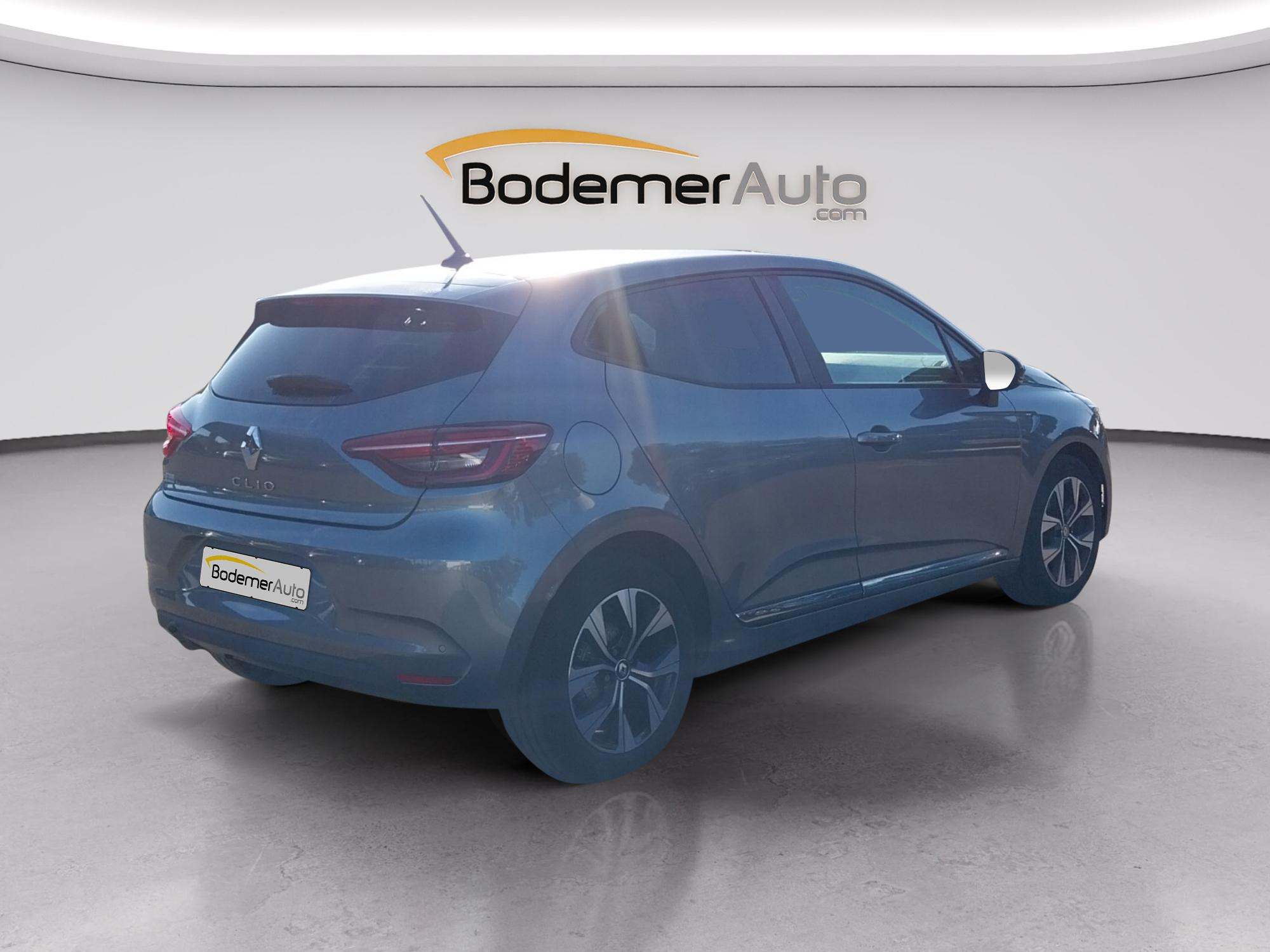Vente en ligne Renault Clio 5 Clio TCe 90 au prix de 14 270 €
