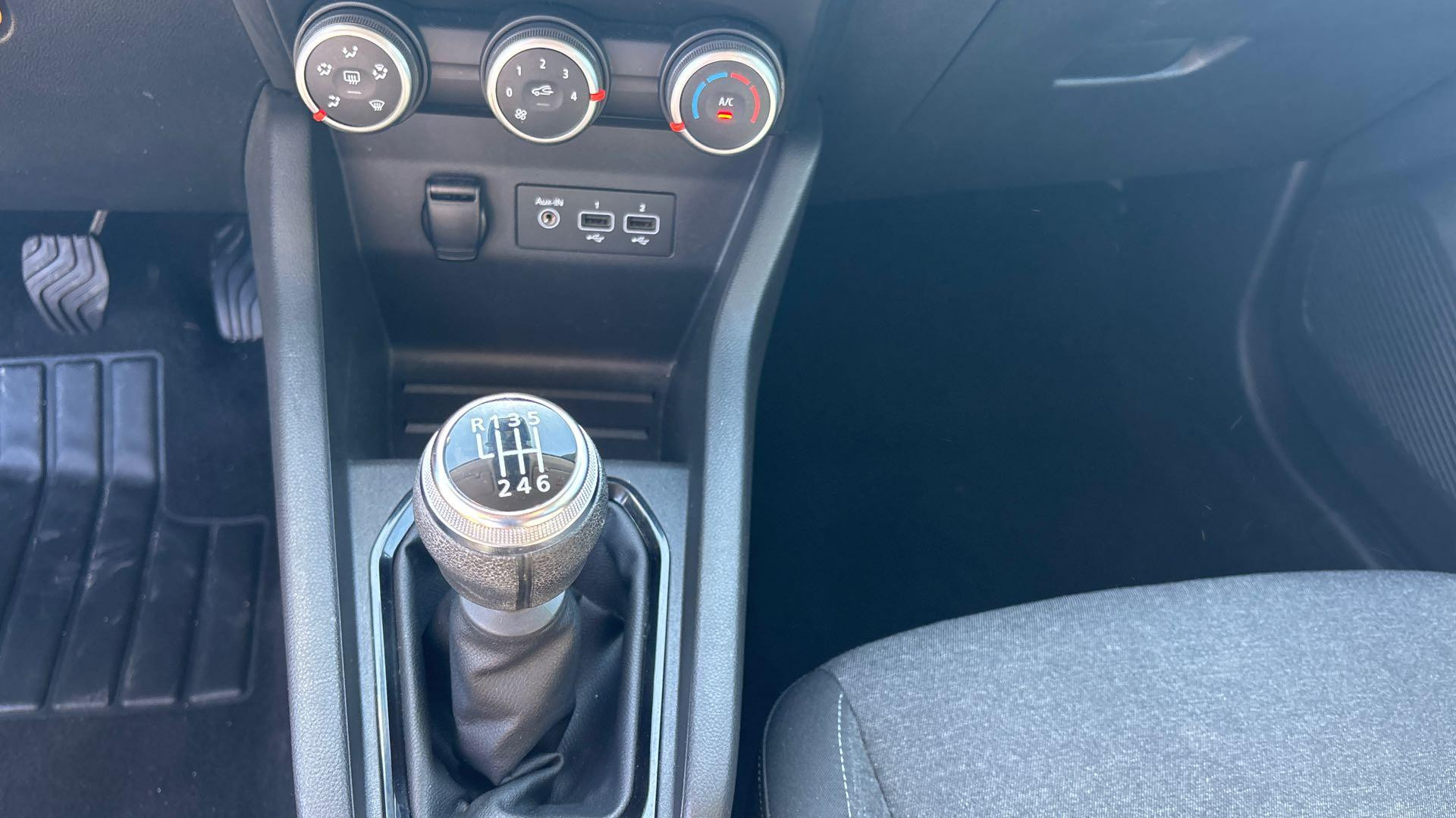 Vente en ligne Renault Clio 5 Clio TCe 90 au prix de 12 290 €