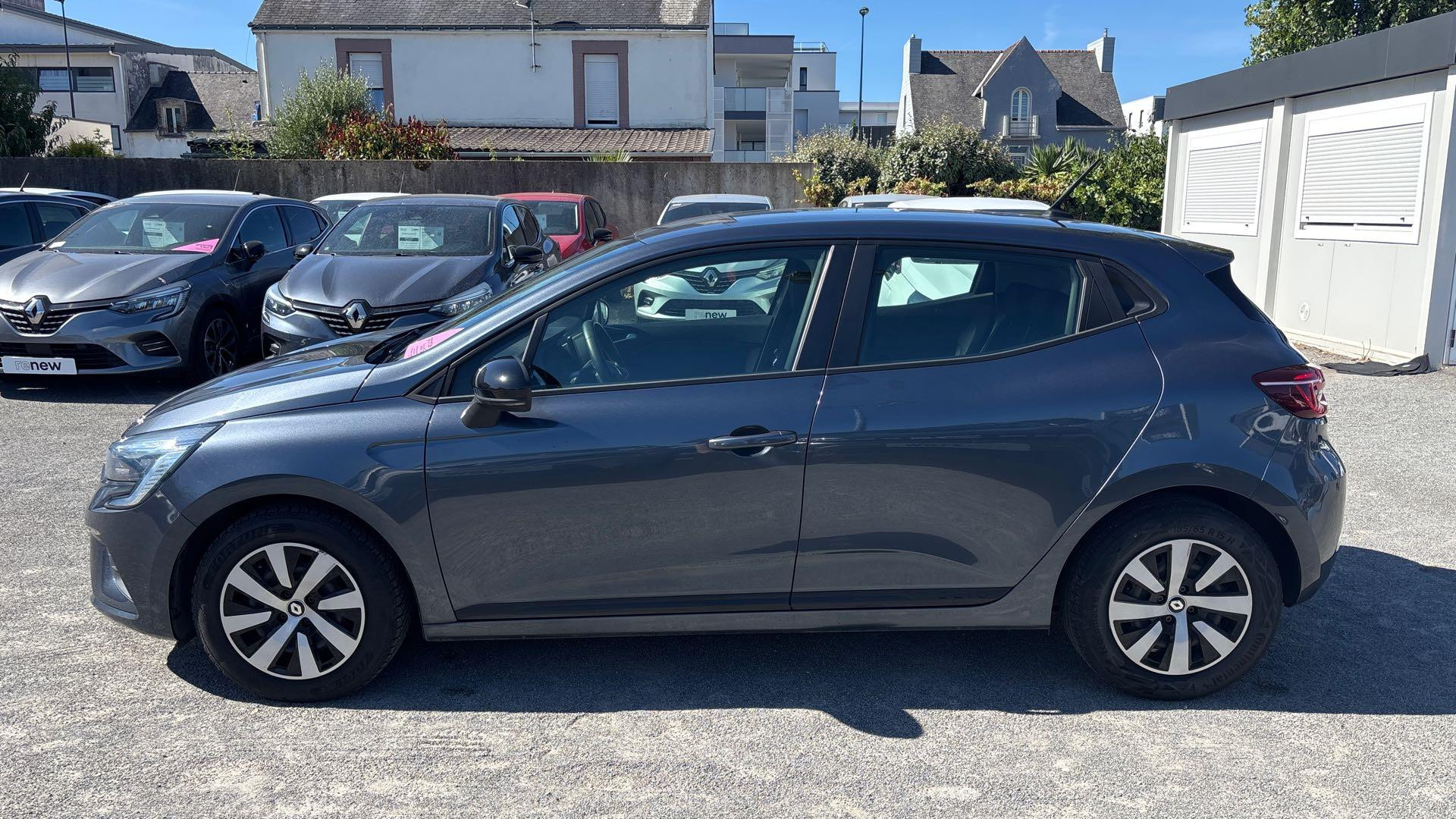 Vente en ligne Renault Clio 5 Clio TCe 90 au prix de 12 290 €