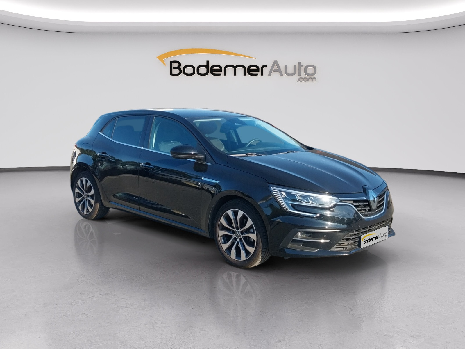 Vente en ligne Renault Megane 4  Blue dCi 115 au prix de 19 990 €