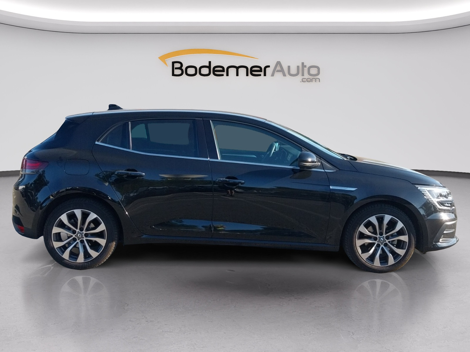 Vente en ligne Renault Megane 4  Blue dCi 115 au prix de 19 990 €