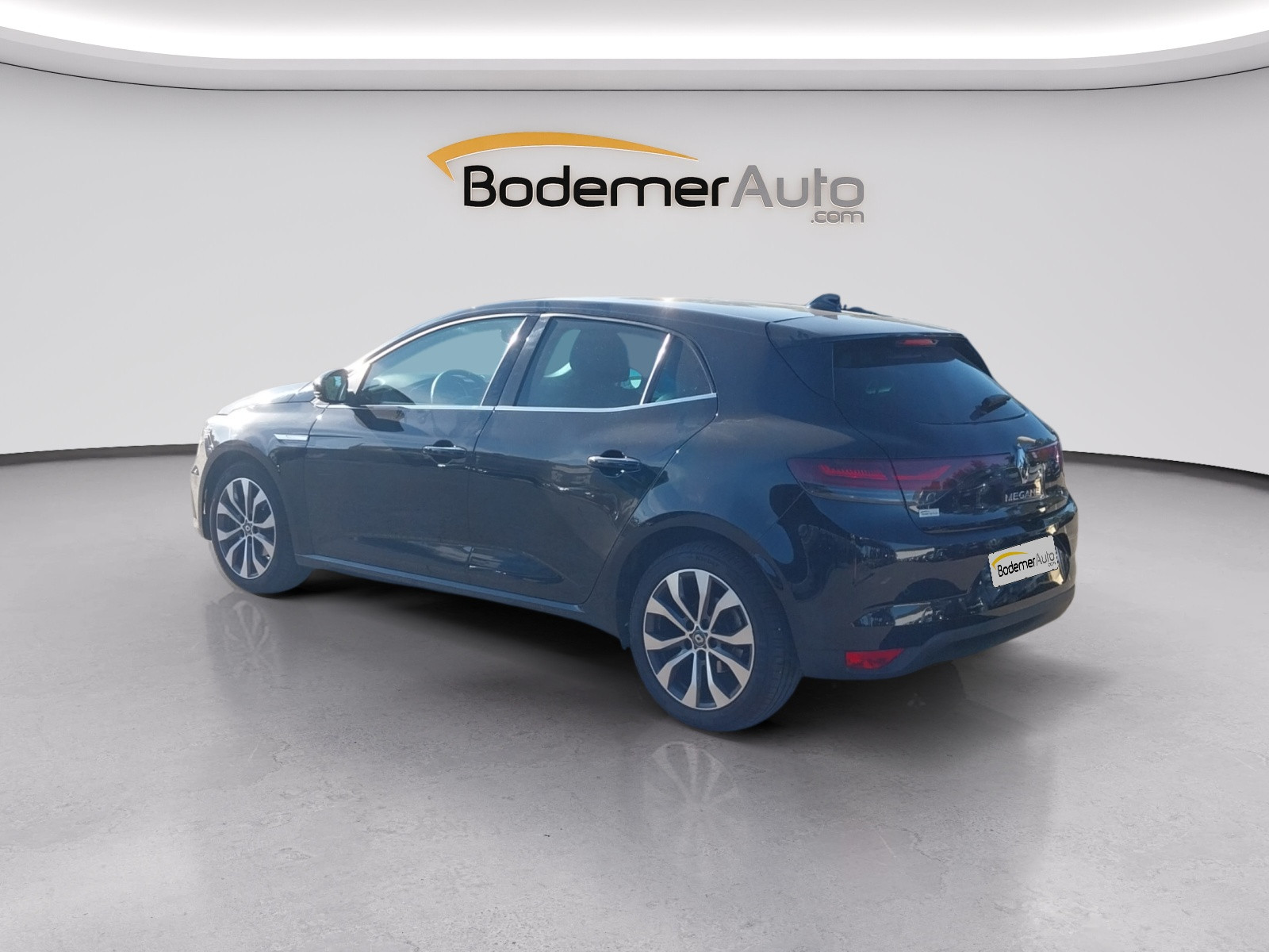 Vente en ligne Renault Megane 4  Blue dCi 115 au prix de 19 990 €