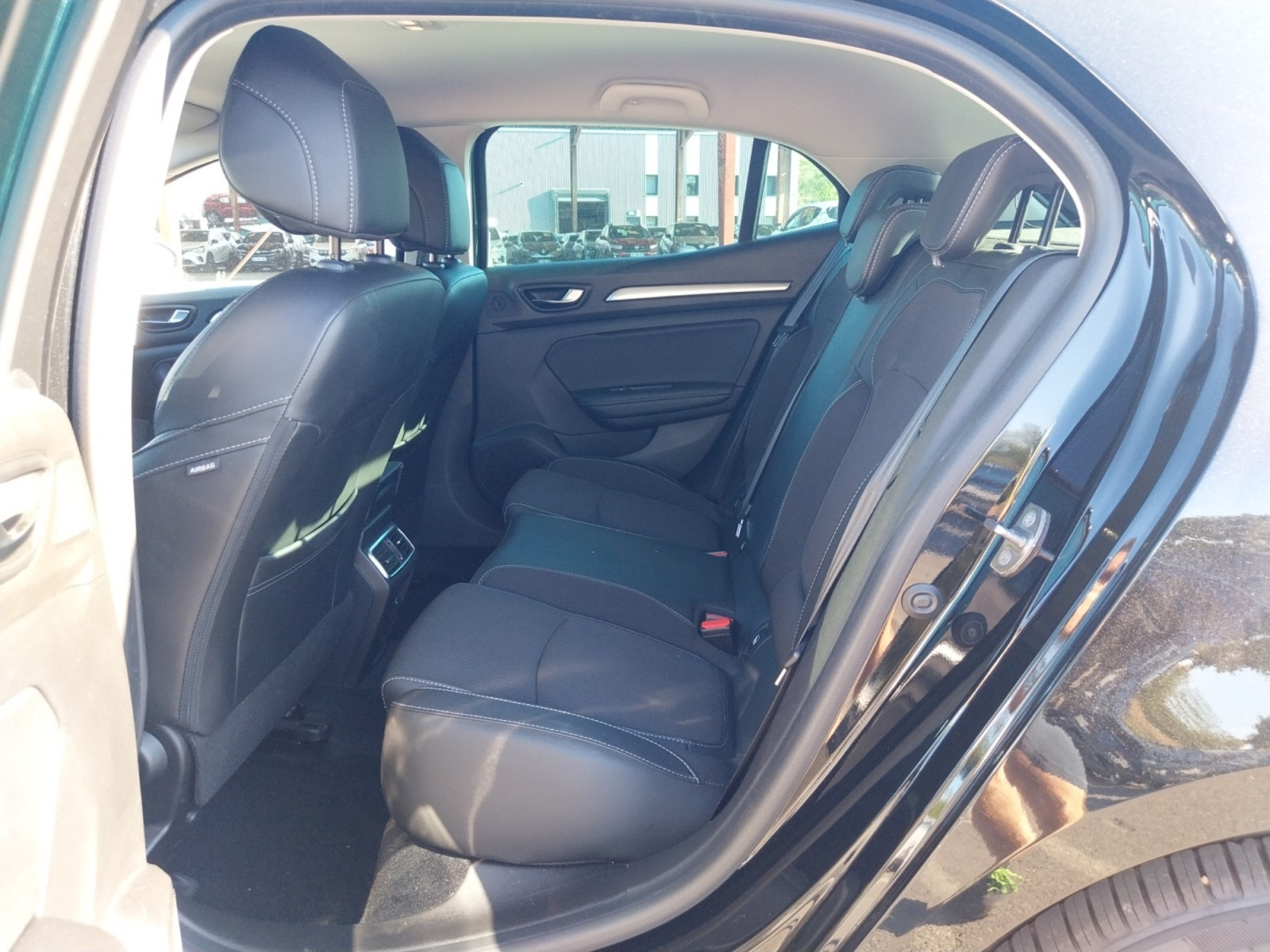 Vente en ligne Renault Megane 4  Blue dCi 115 au prix de 19 990 €